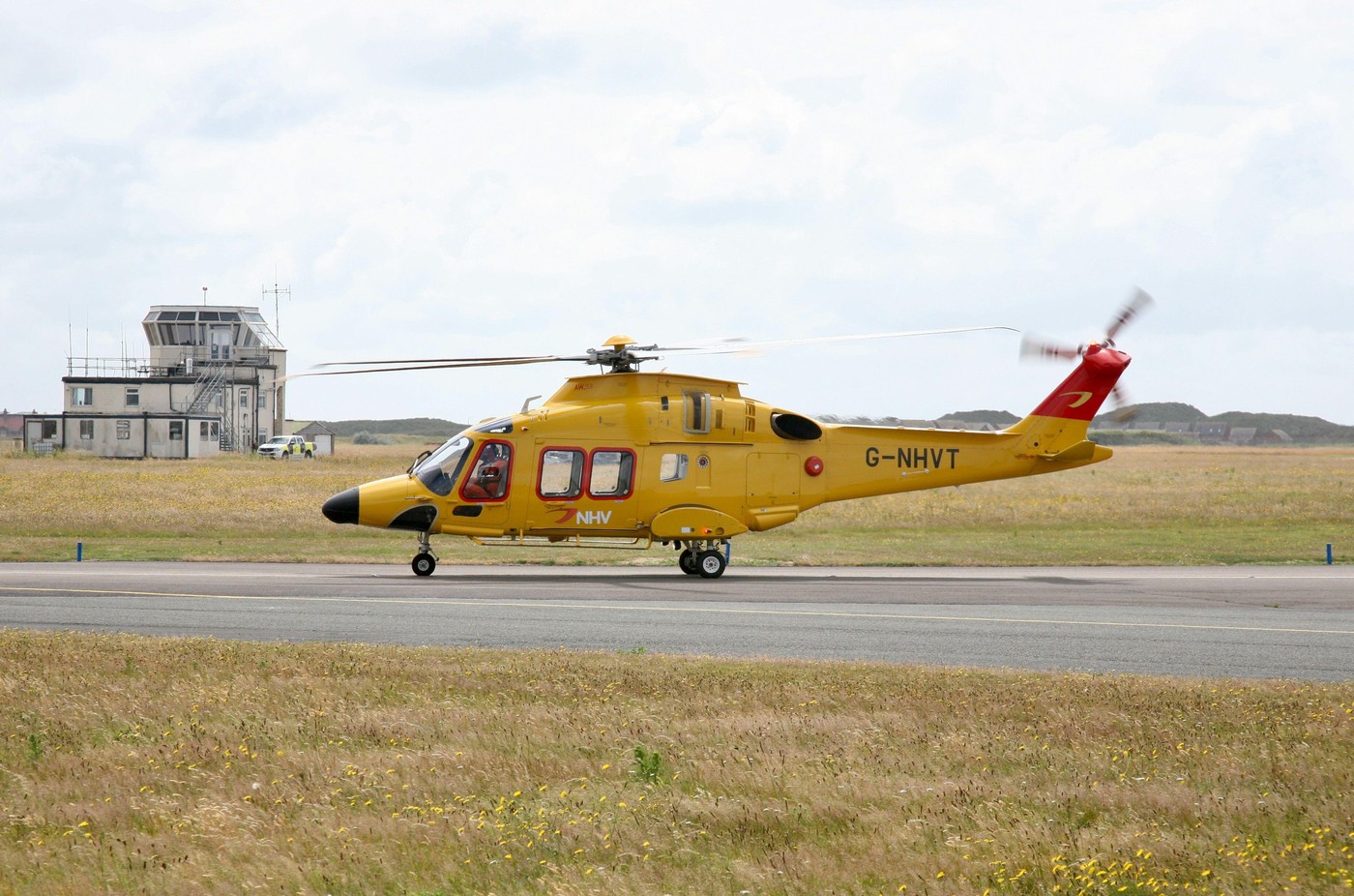 Helikopter Leonardo AW169