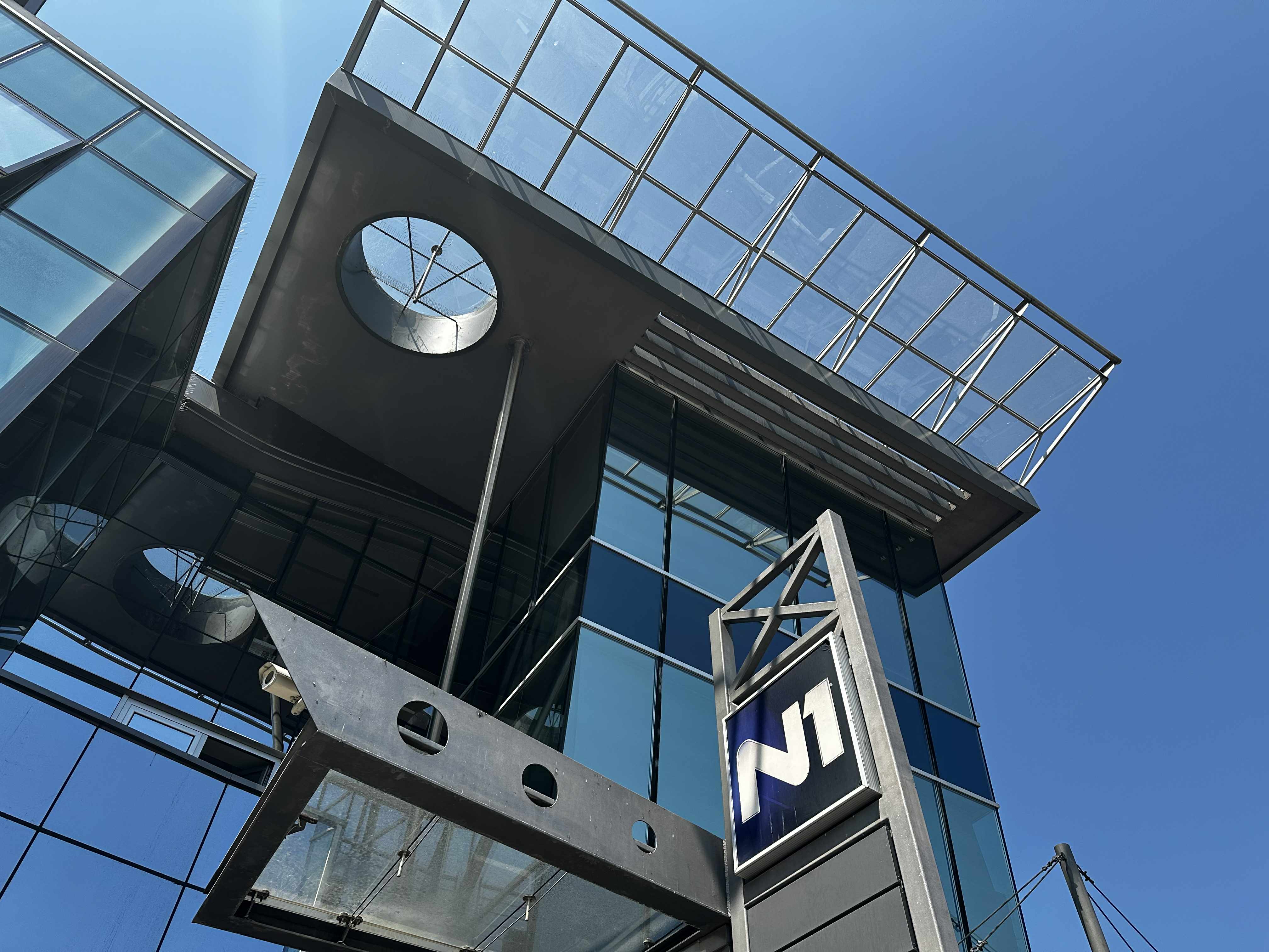 n1