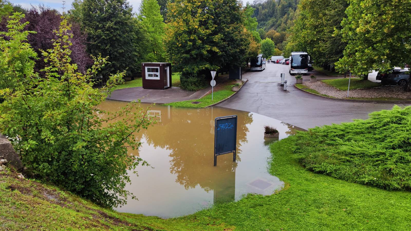 poplave pri Postojnski jami
