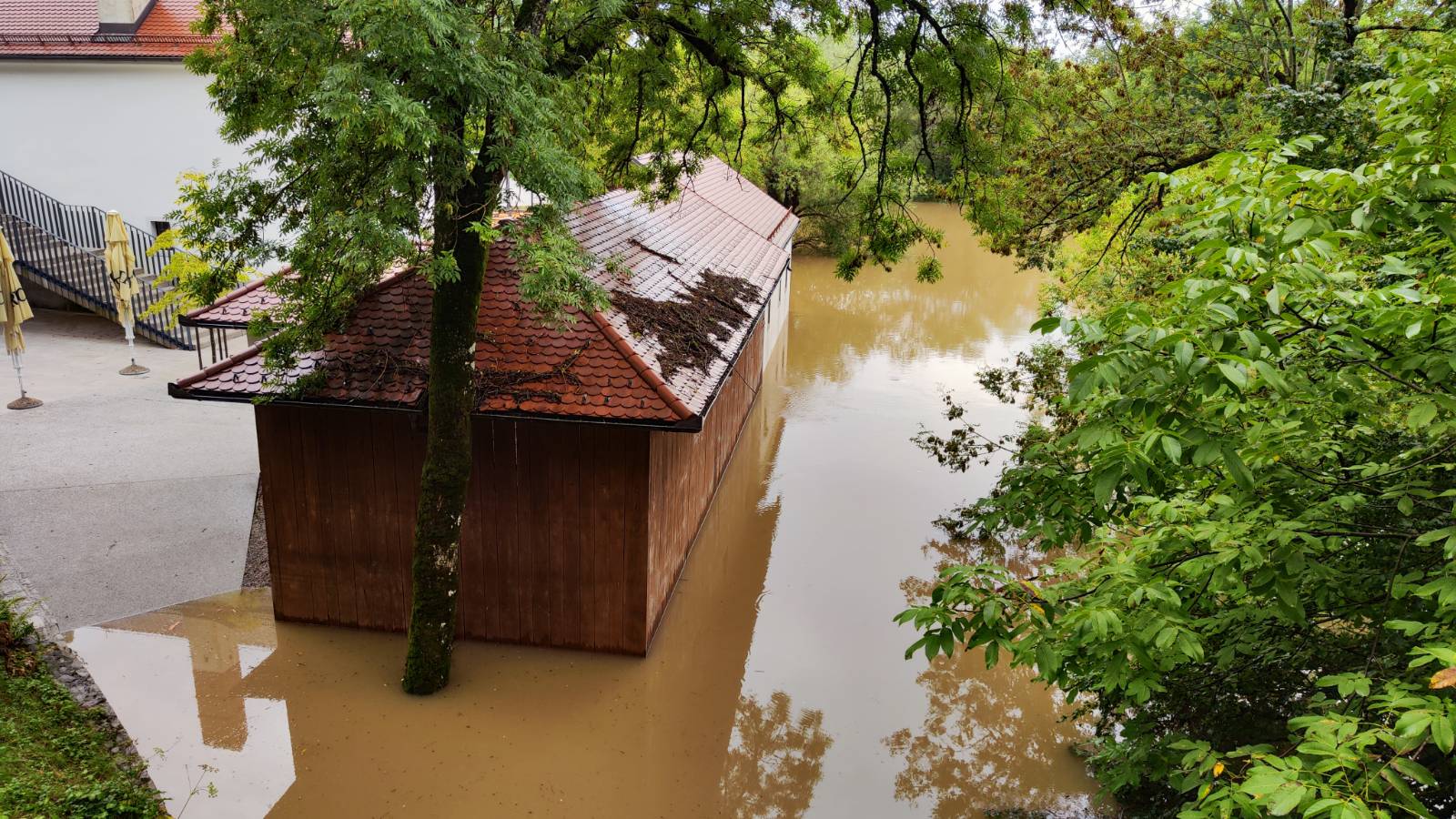 poplave pri Postojnski jami