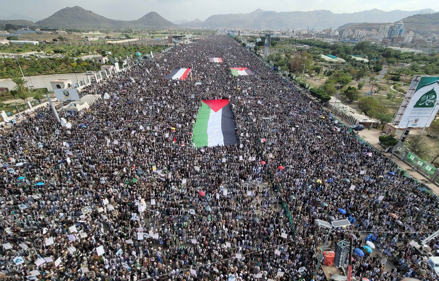 SANA'A, YEMEN - AUGUST 29: People gather at Sebin Square to protest against Israel’s attacks and starvation policies in Gaza Mohammed Hamoud / Anadolu/ABACAPRESS.COM