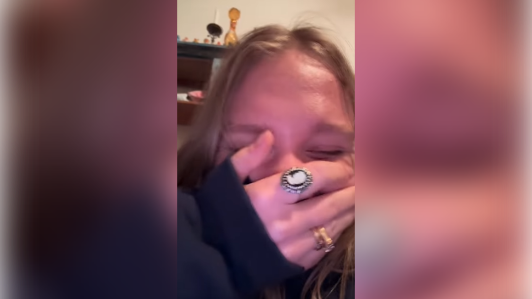 prodajalka vintage oblačil