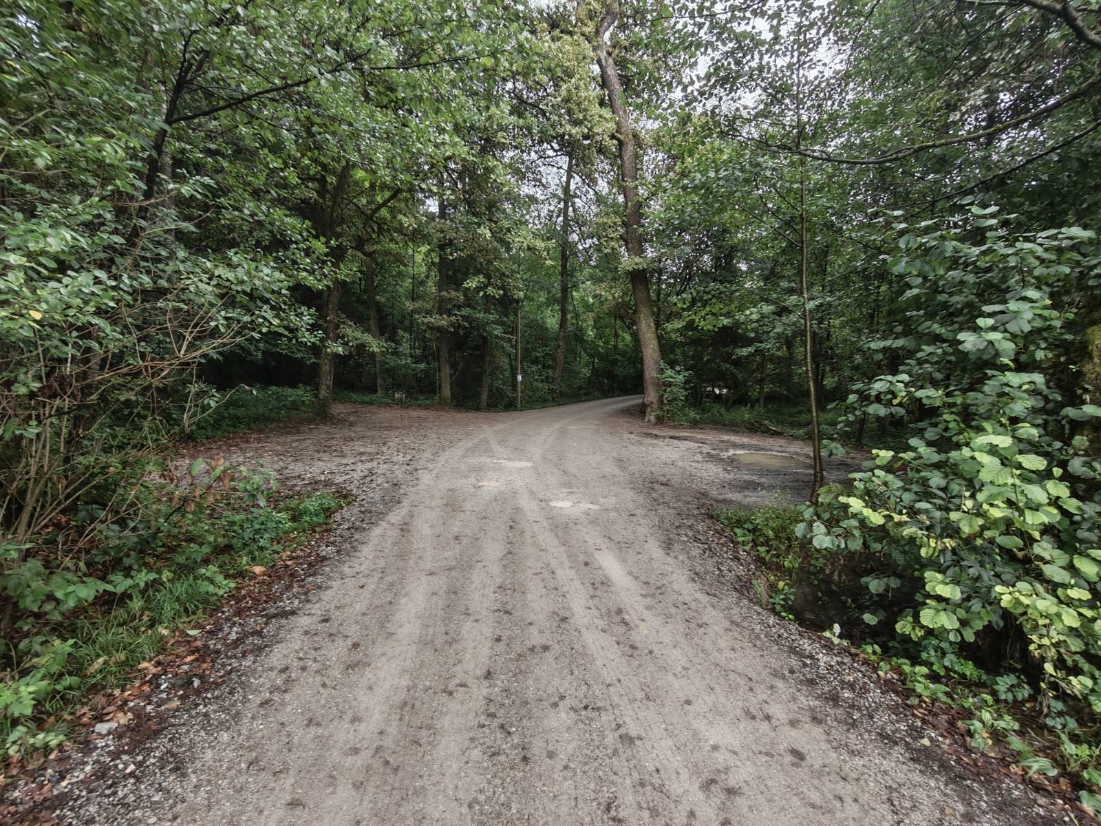 Parkirišče v Mostecu