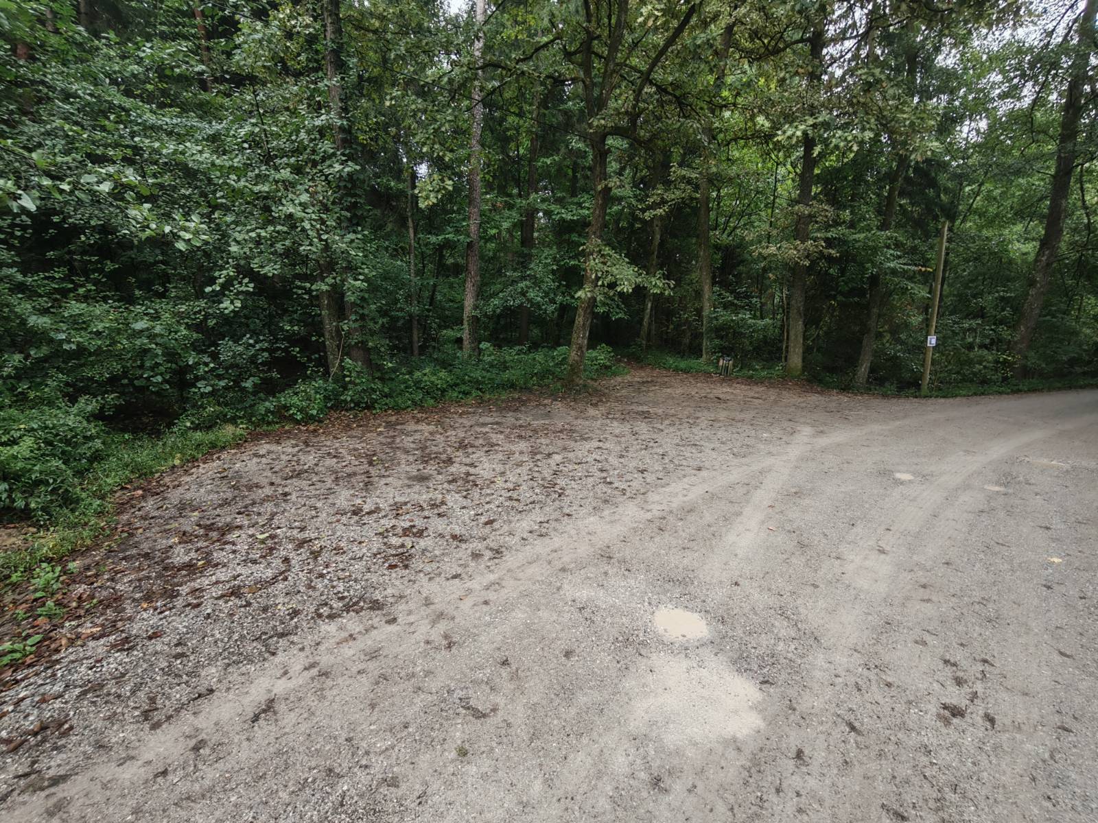 Parkirišče v Mostecu