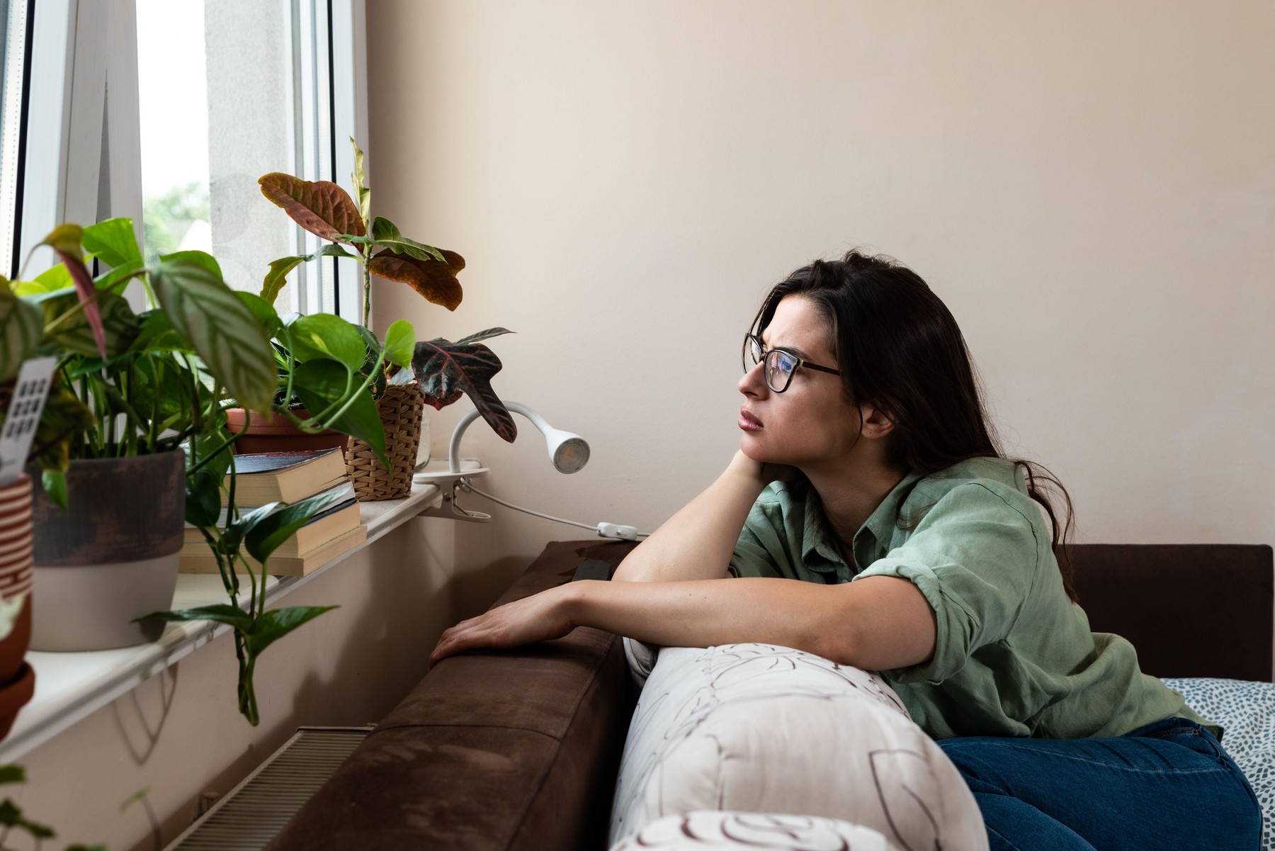 ženska razmišlja žalostna Foto PROFIMEDIA