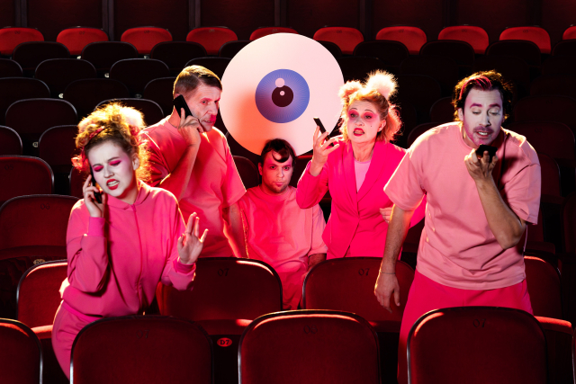 Prizor iz predstave Gospodarji neumnosti