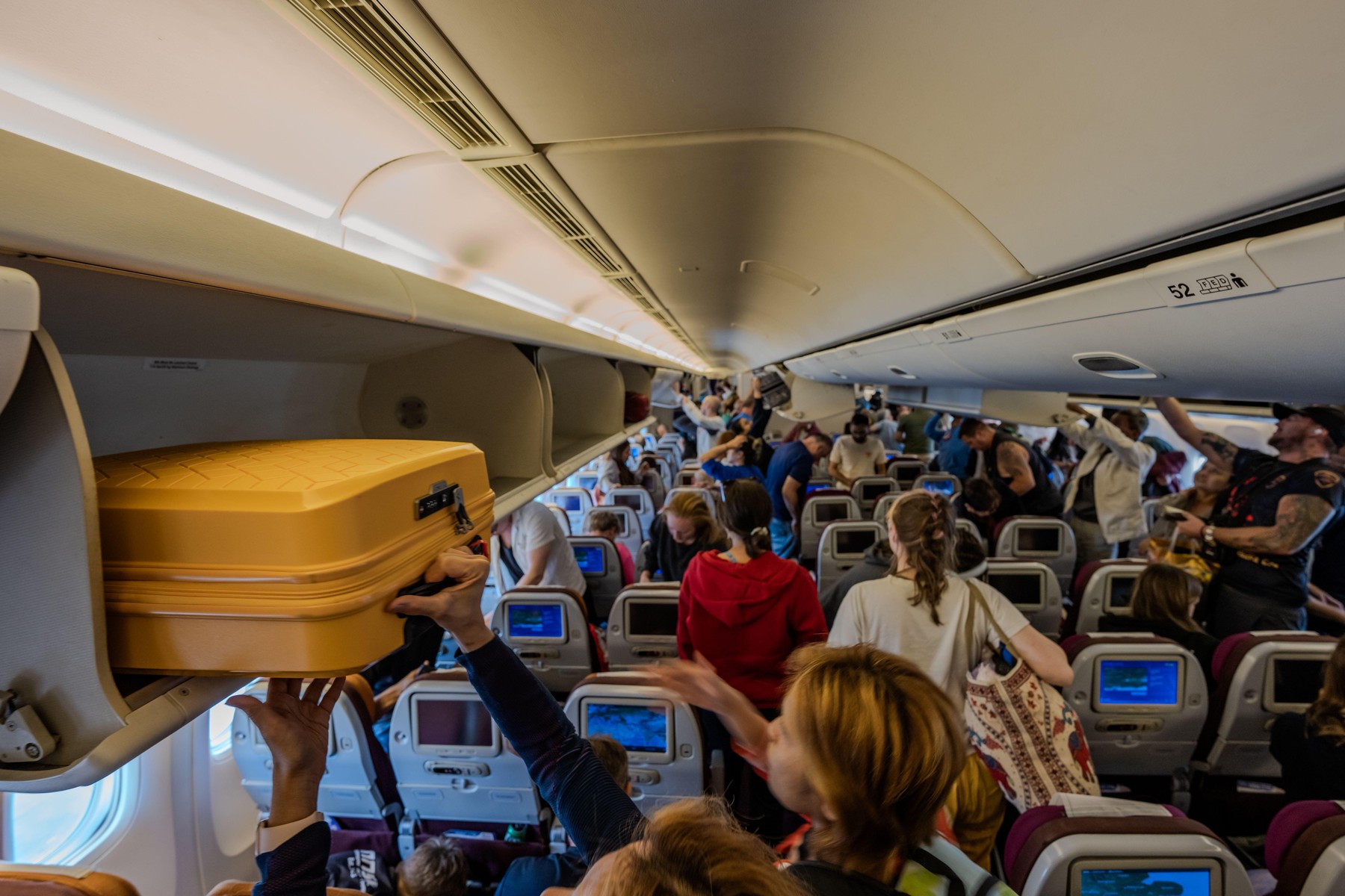 letalo potniki Foto PROFIMEDIA