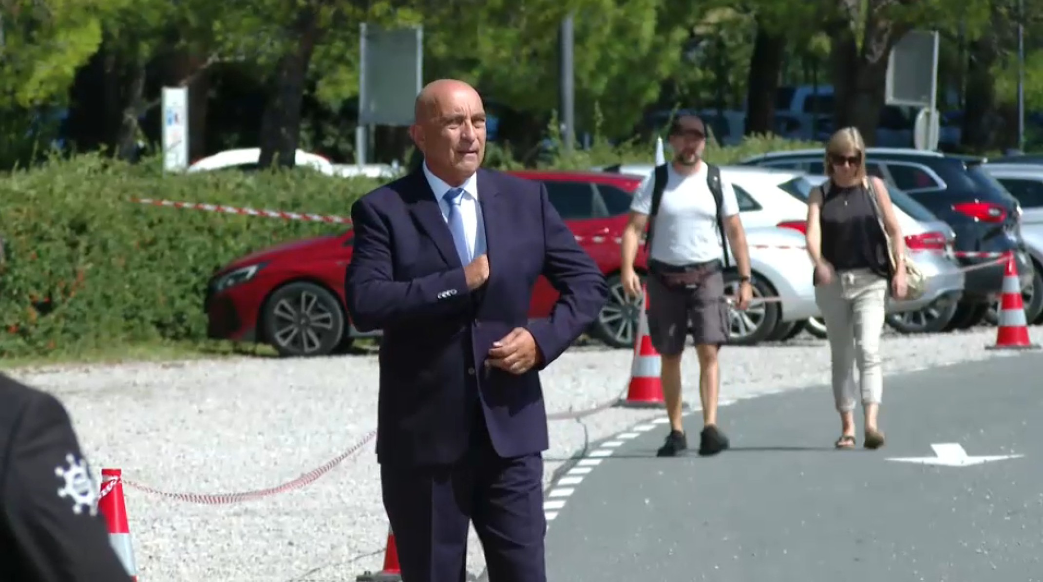 Tomaž Subotič prispel na poroko Roberta Goloba in Tine Gaber