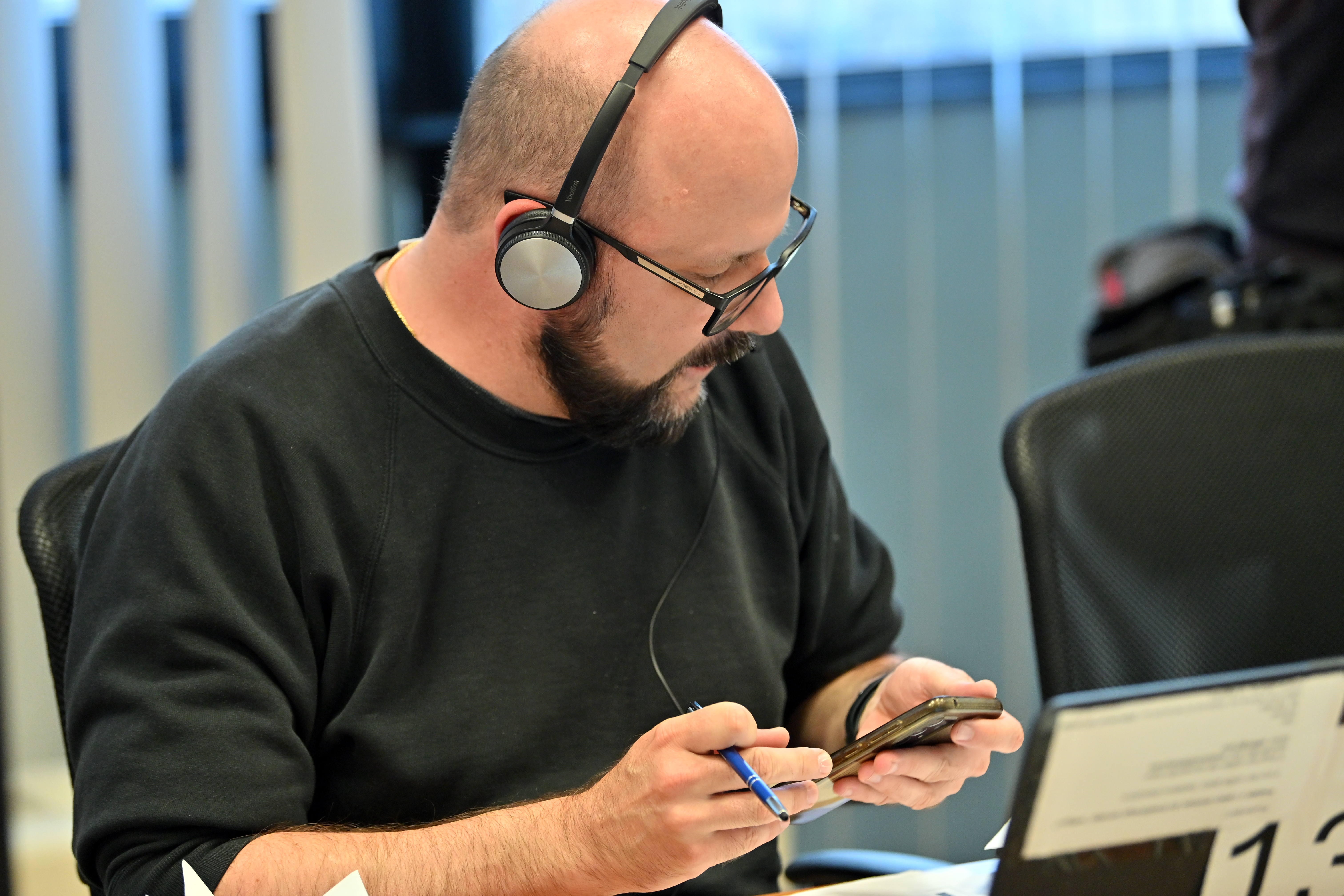 Slovenija Ljubljana,  28.05/2025 28. Maj 32025Robert Golob je obiskal Klicni center 114, politika, družba, Luka Mesec, Simon Maljevac, Foto: Igor Kupljenik/F.A.Bobo