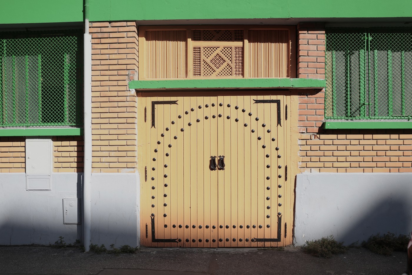 pariz, mošeja, prašičja glava