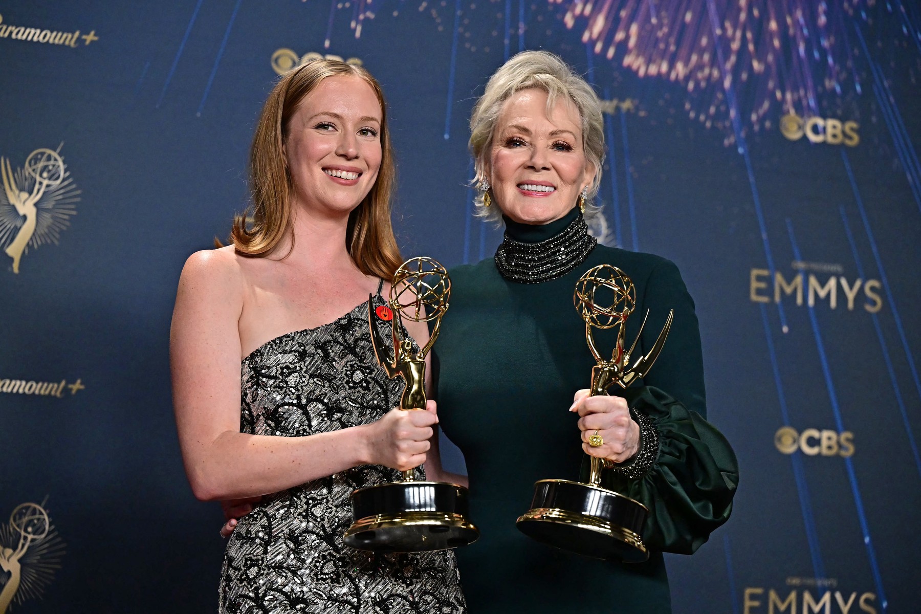 Hannah Einbinder in Jean Smart