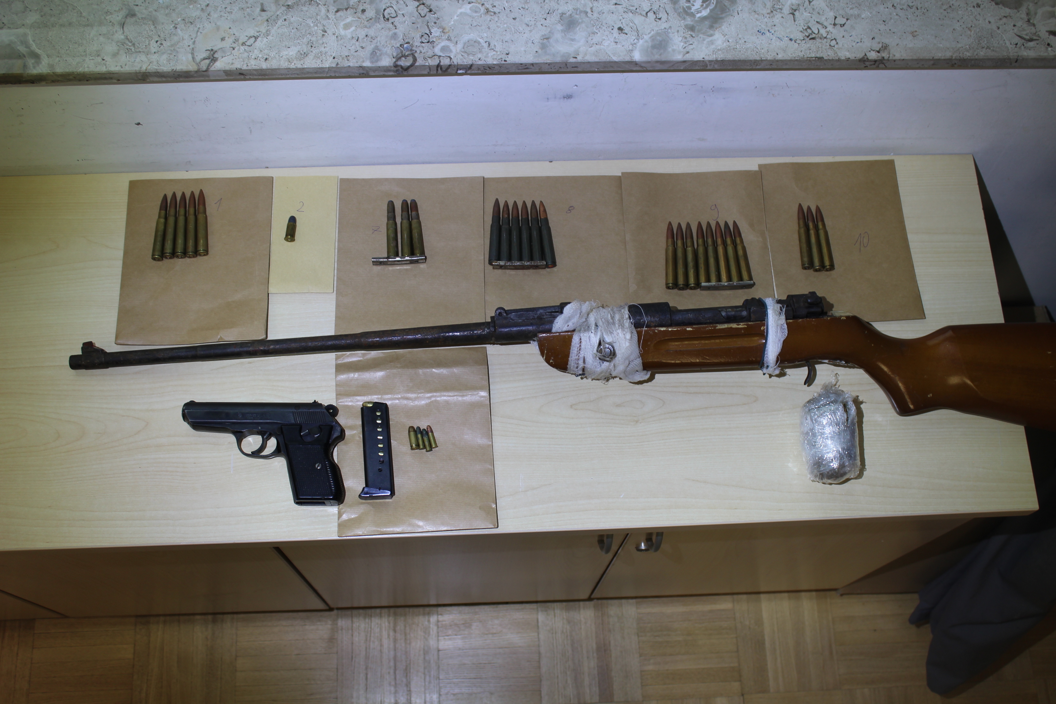 Kočevski policisti zasegli orožje