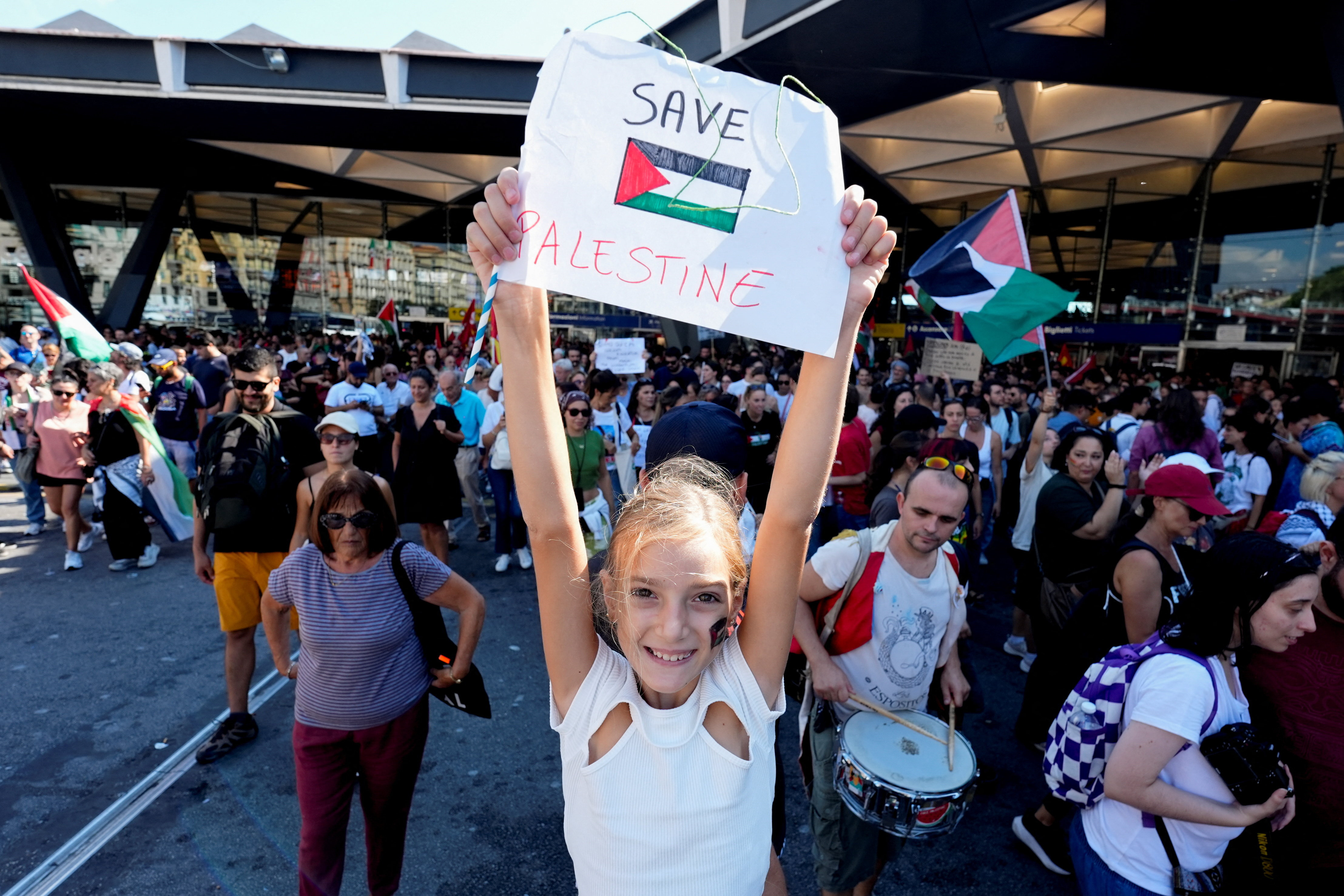 Po Italiji poteka stavka v podporo Palestincem