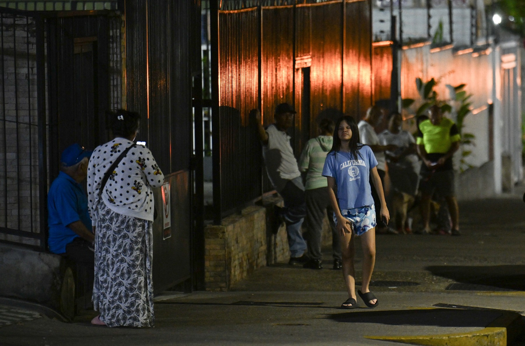Potres z magnitudo vsaj 6,1 je stresel Venezuelo. Tresljaje so čutili v več venezuelskih zveznih državah
