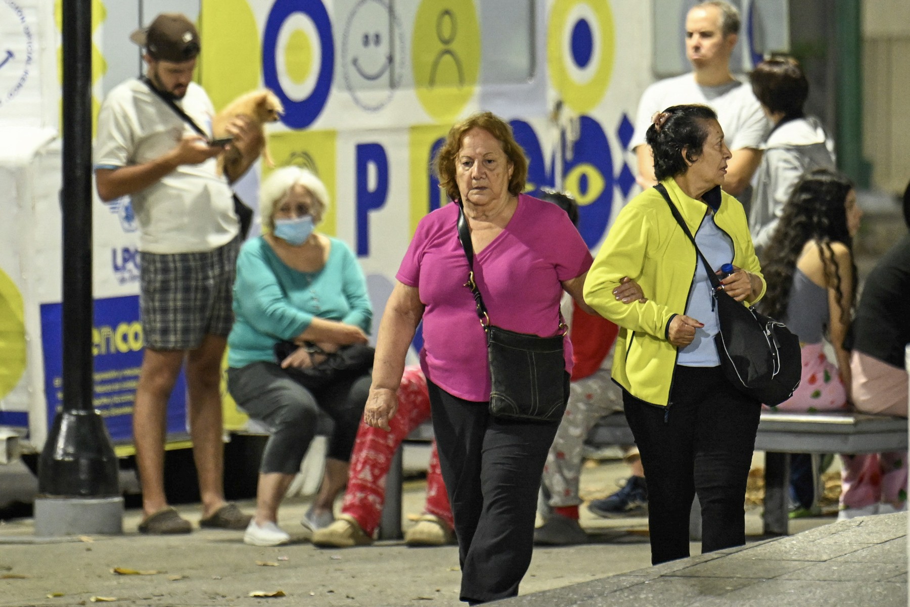 Potres z magnitudo vsaj 6,1 je stresel Venezuelo. Tresljaje so čutili v več venezuelskih zveznih državah