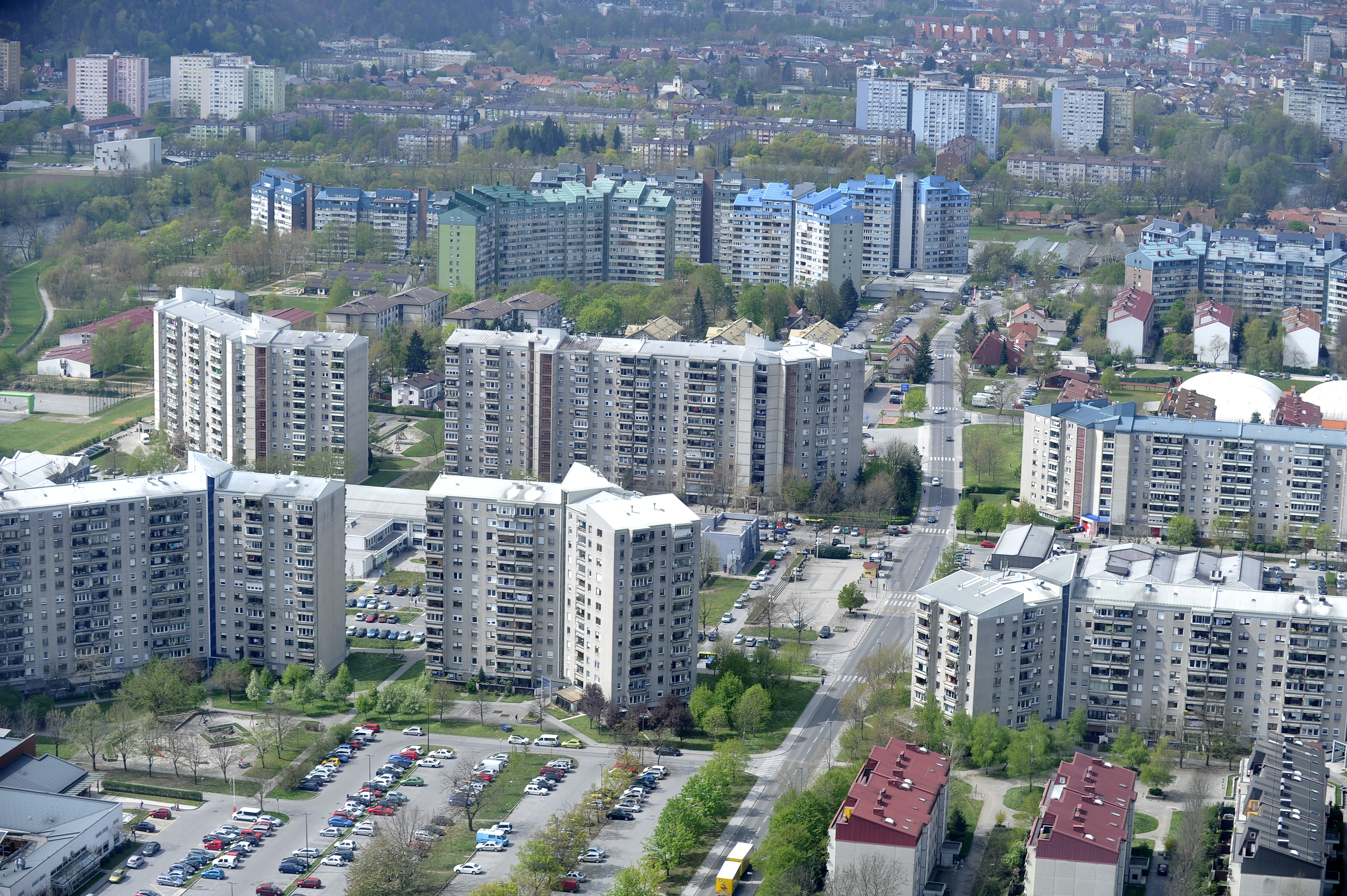 Fuzine, Stepanjsko naselje,  panorama Ljubljane, zracna fotografija,  stavba, blok, stanovanjski objekt, ulica, cesta, Foto: Ziga Zivulovic jr./BOBO