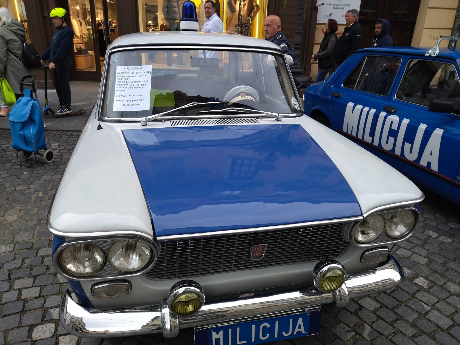 Razstava društva starodobnih policijskih vozil