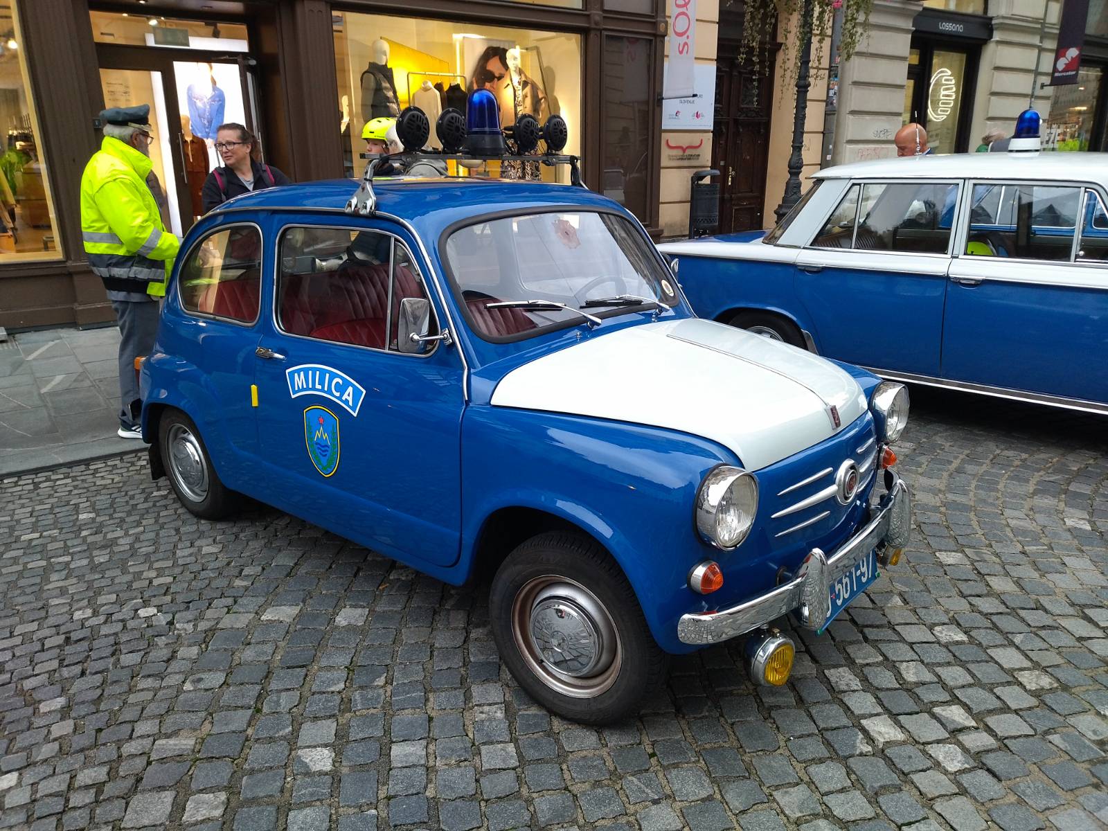 Razstava društva starodobnih policijskih vozil