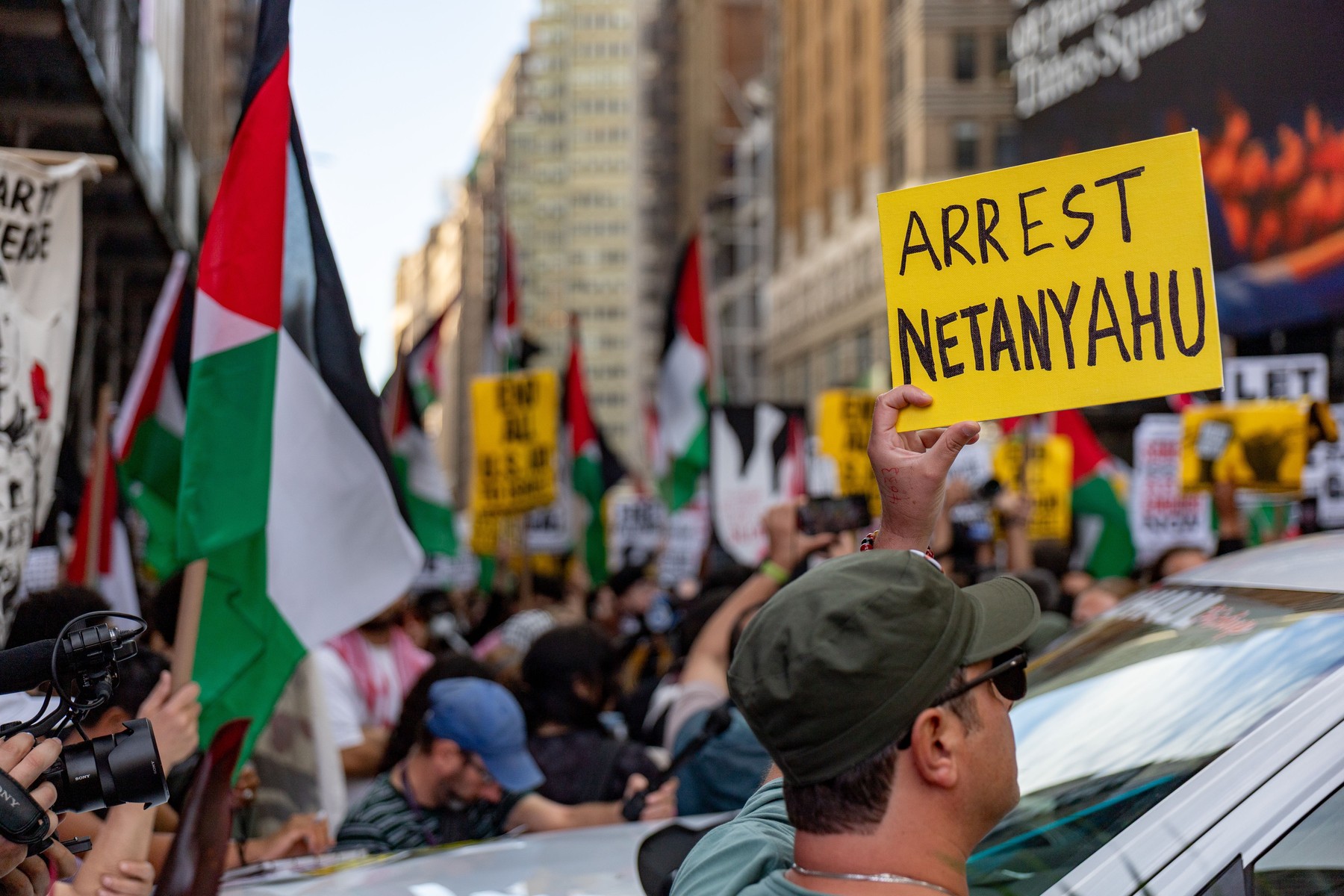 pozivi k aretaciji Benjamina Netanjahuja