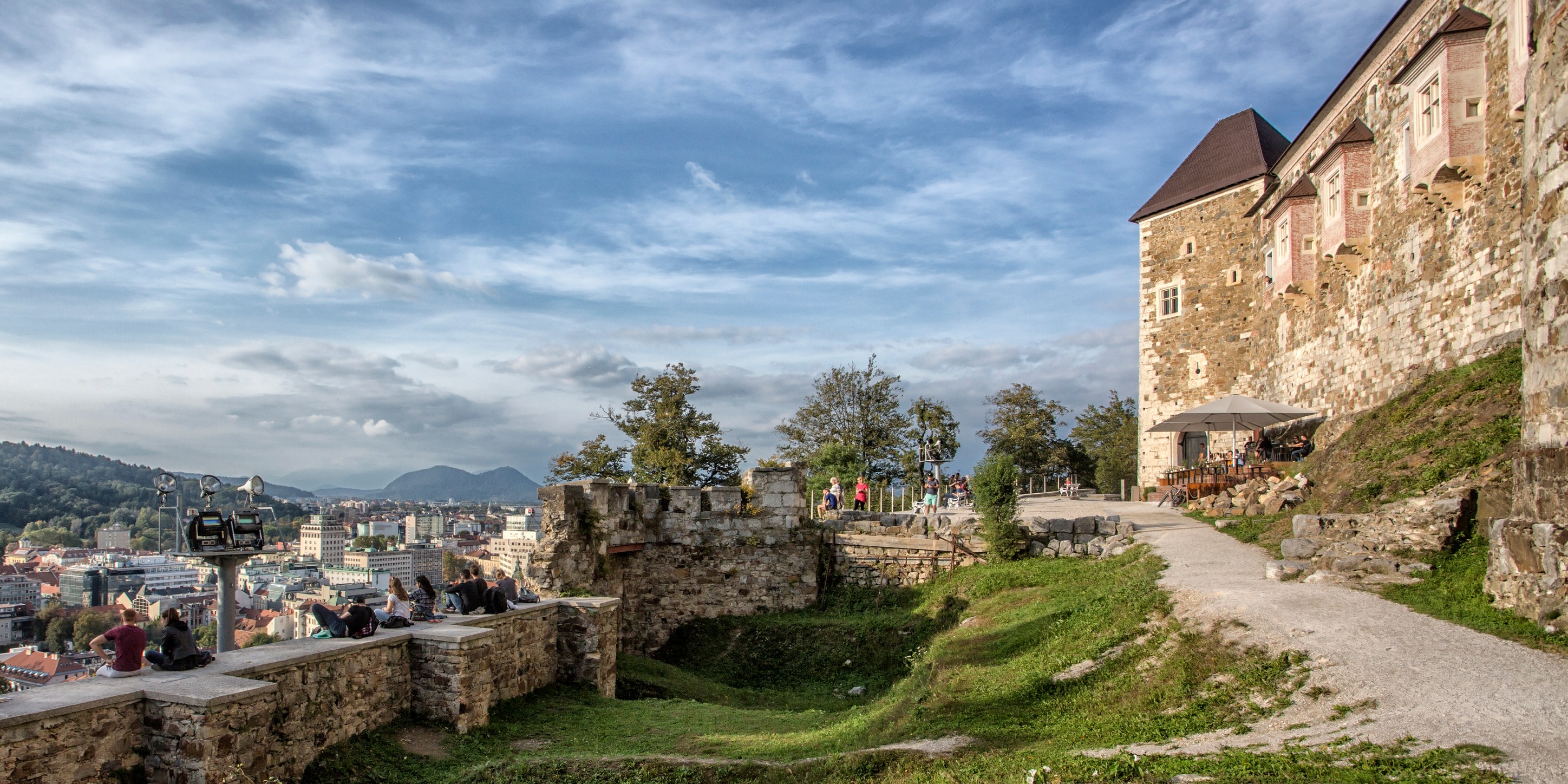 Ljubljanski grad po obnovi Bastije