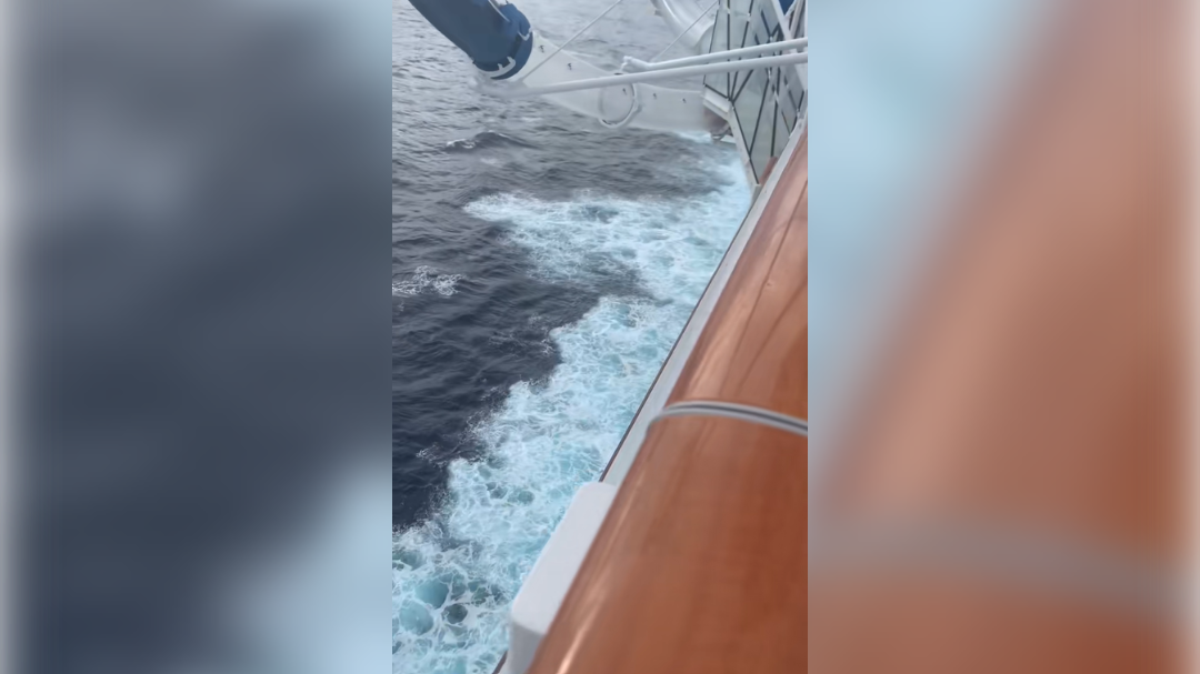 ujeta v toboganu na križarki