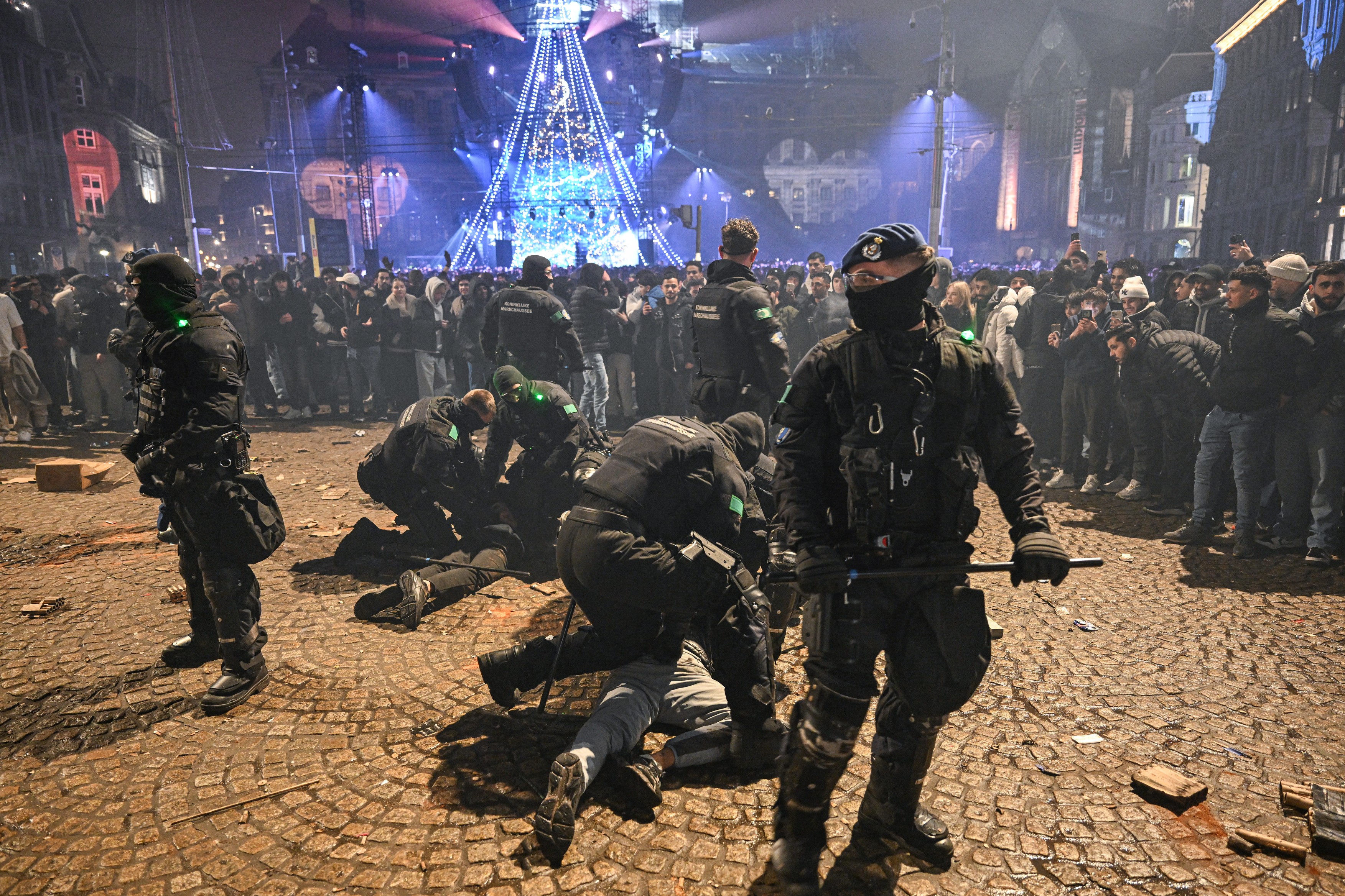 izgredi v amsterdamu