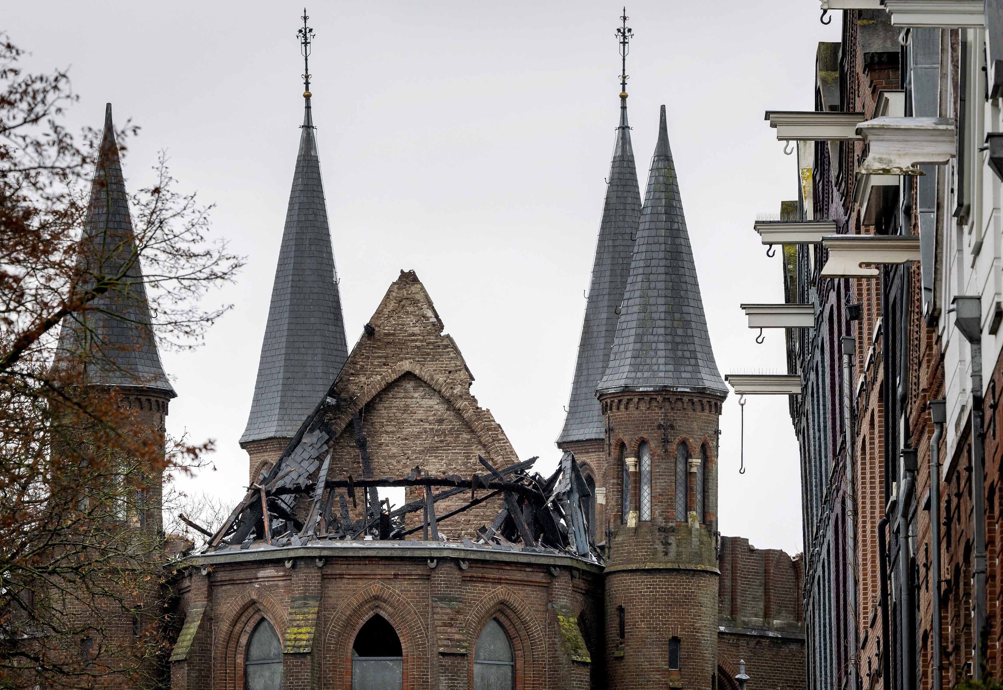 Cerkev v Amsterdamu po požaru