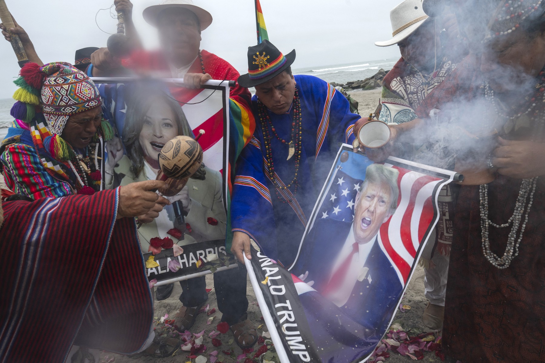 Perujski šamani med obredom leta 2024