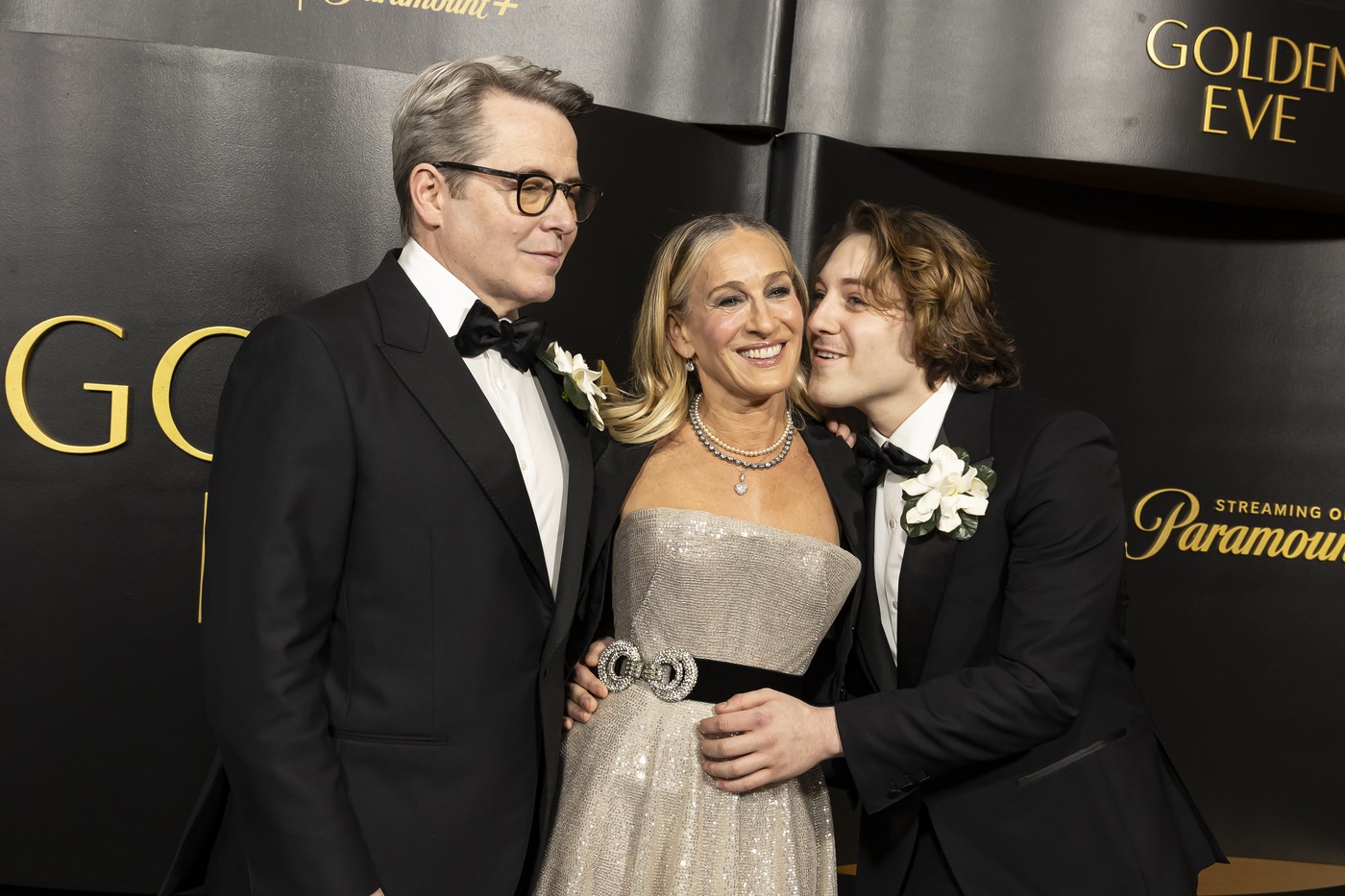 Sin Sarah Jassice Parker slavno mamo poljubil na lice