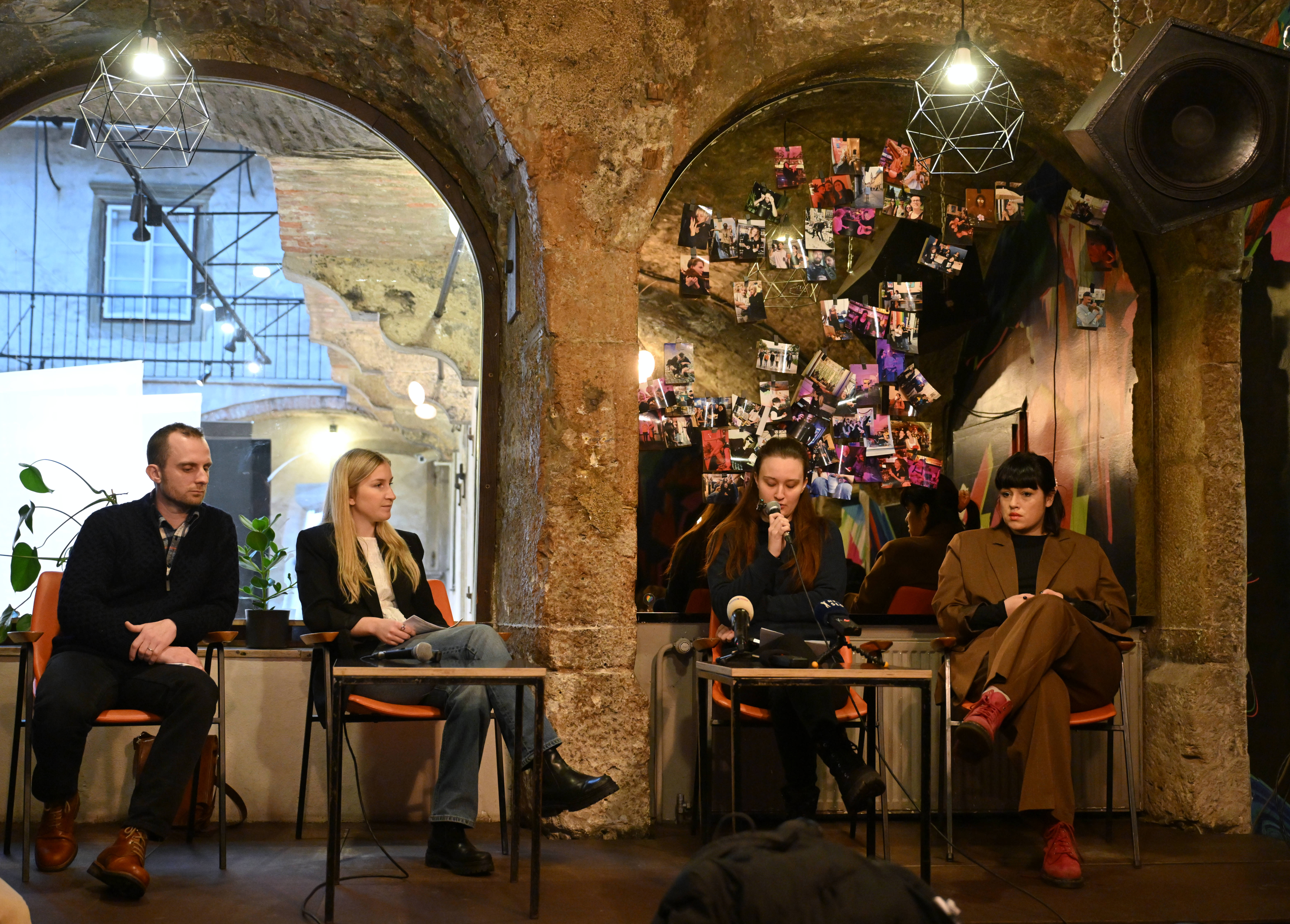 Novinarska konferenca Inštituta 8. marec