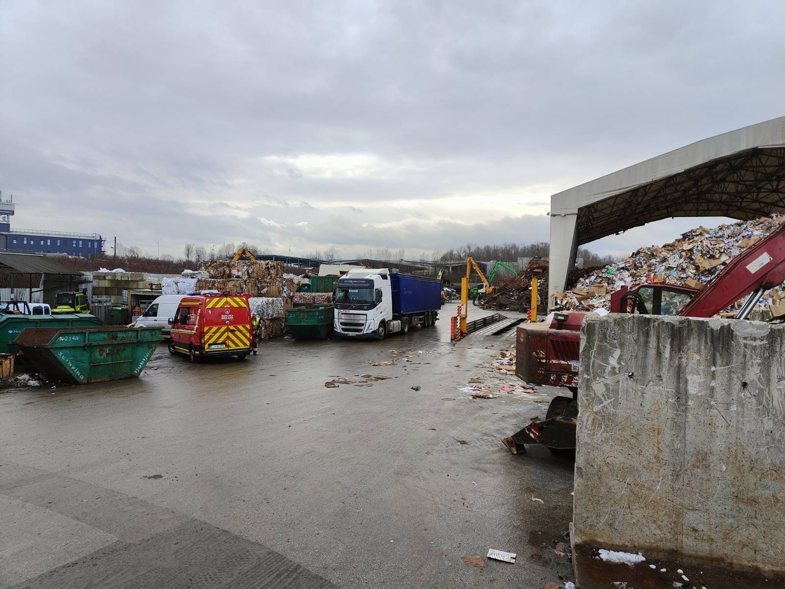 Eksplozija v podjetju Surovina