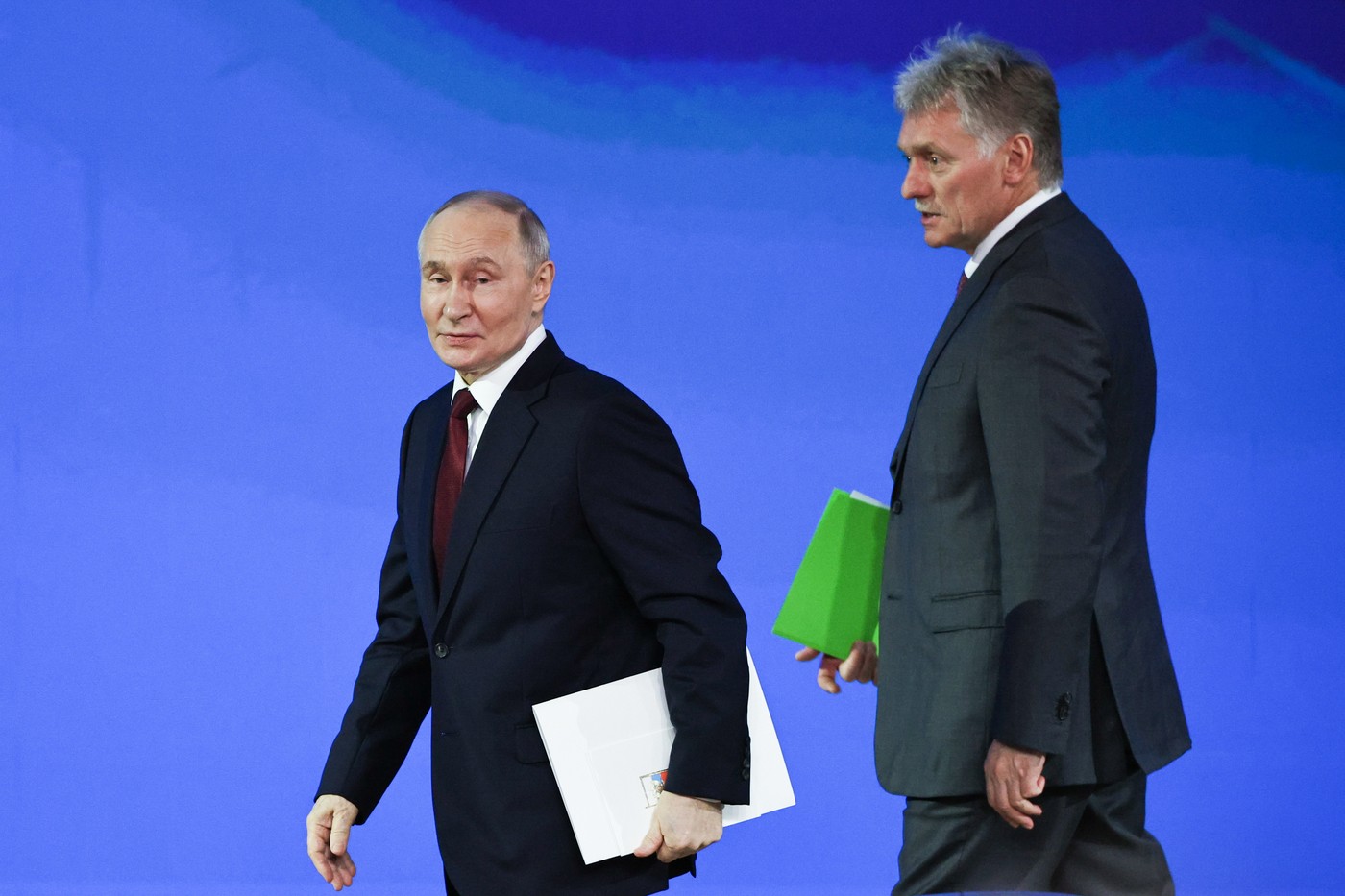 Vladimir Putin in Dmitrij Peskov