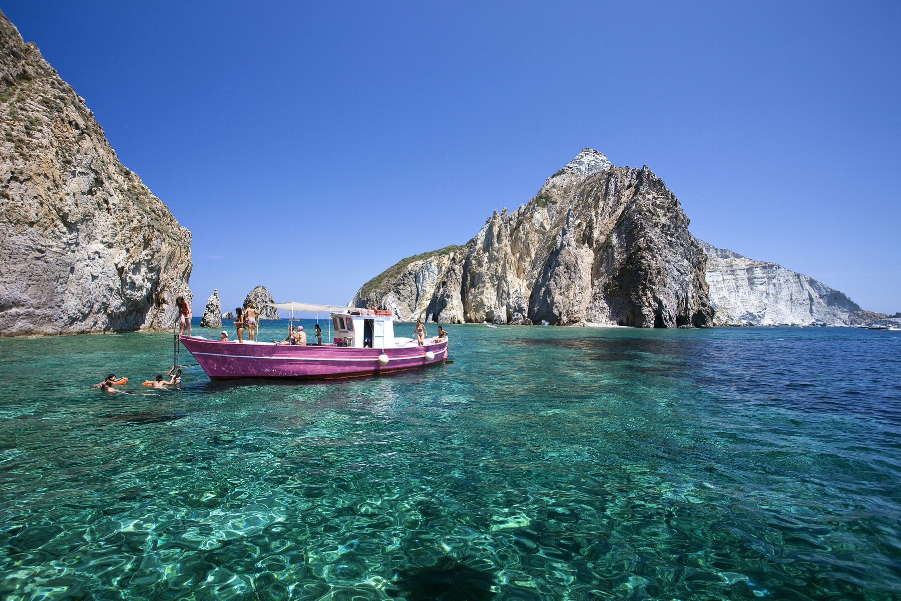 Otok Palmarola, Italija