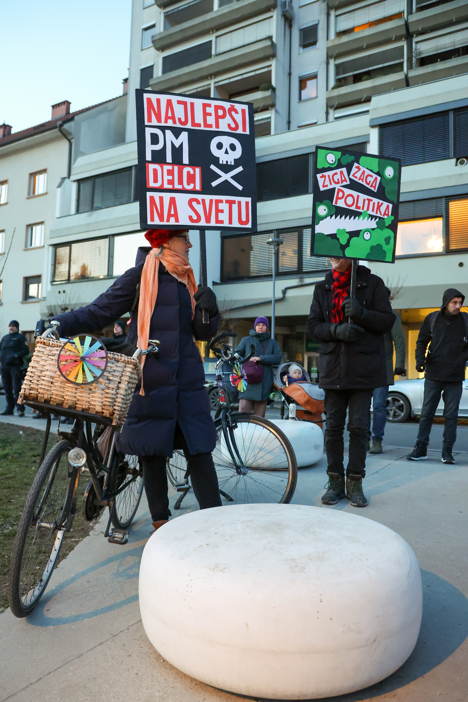 Protest Skupščine tovarne Rog