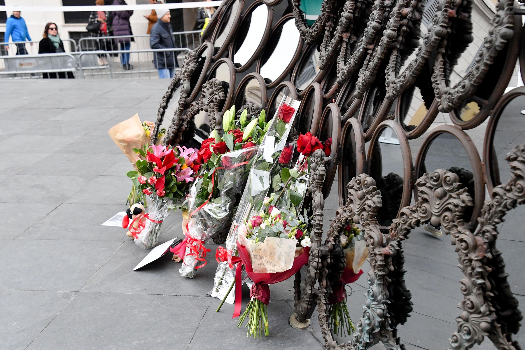 V Rimu se žalujoči danes poslavljajo od italijanskega modnega oblikovalca Valentina Garavanija