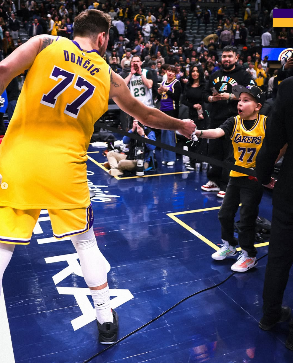 Luka Dončić z mladim oboževalcem