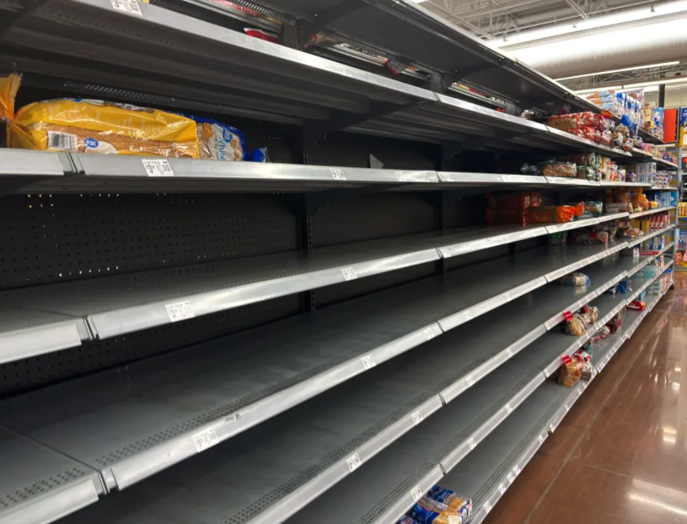 Prazne police v Oklahoma Cityju