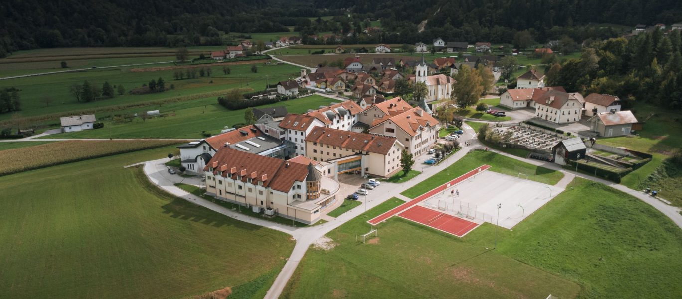 Gimnazija in dijaški dom v Želimljah