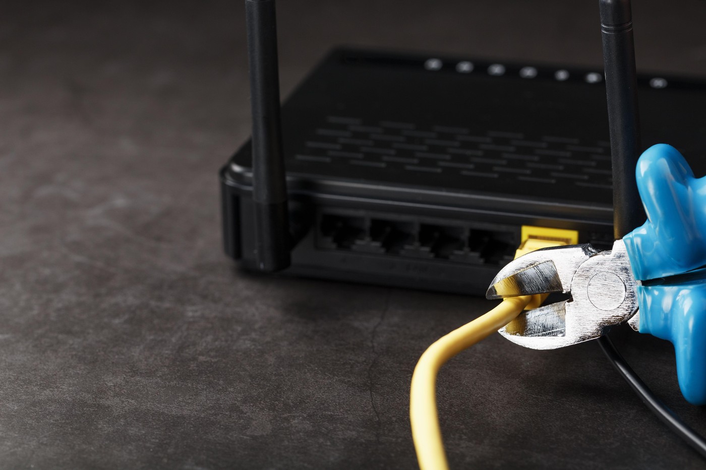 Internet, kabel, rezanje