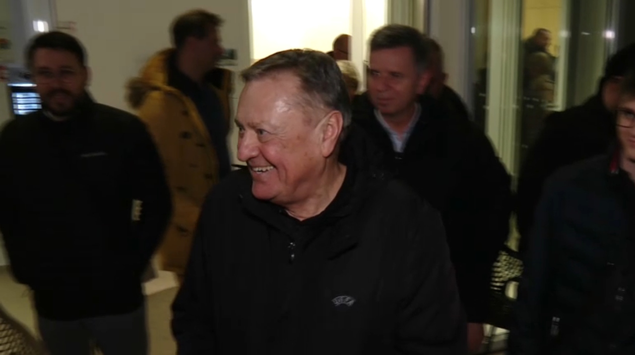 Janković sestanek zapustil nasmejan