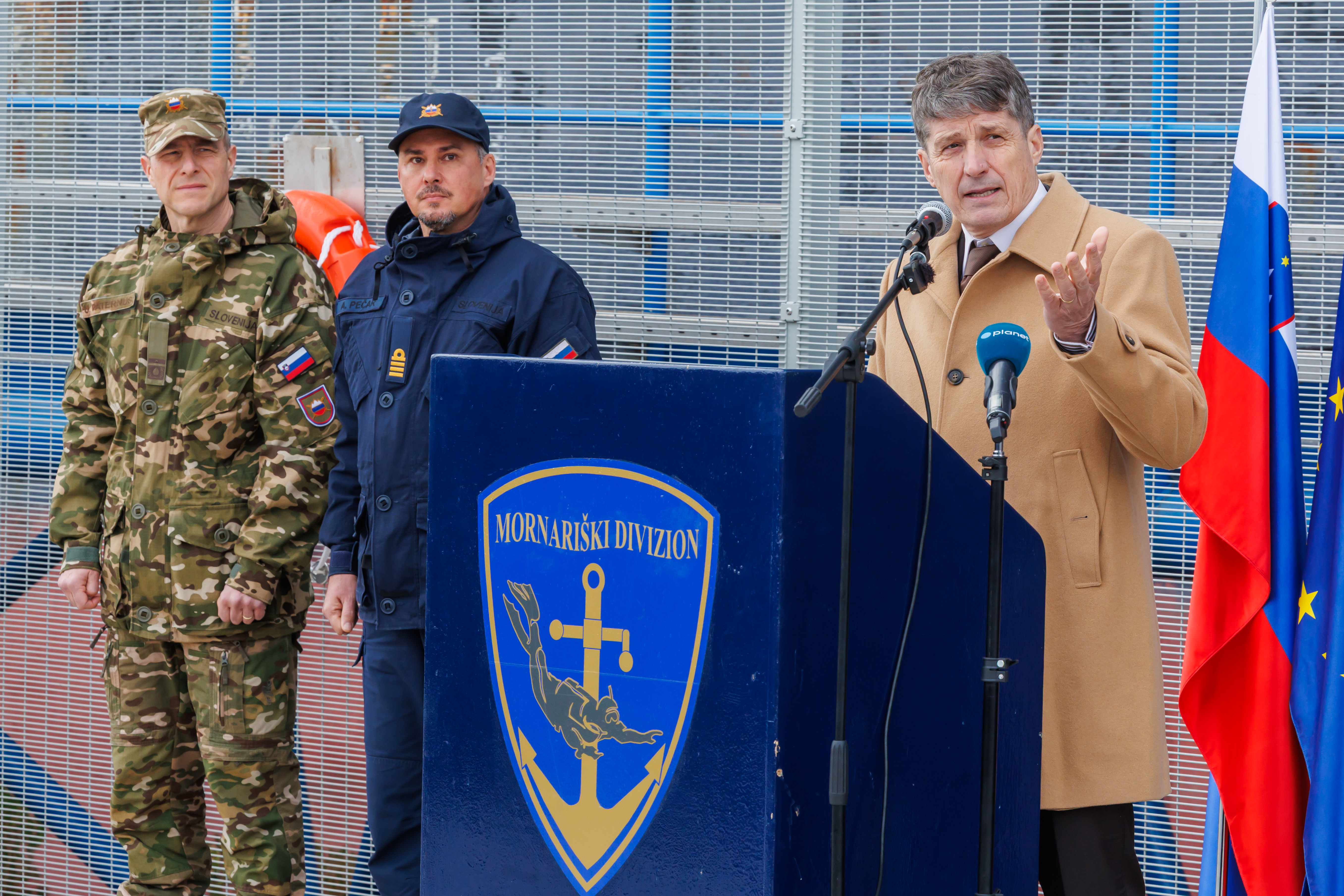 Minister za obrambo Borut Sajovic