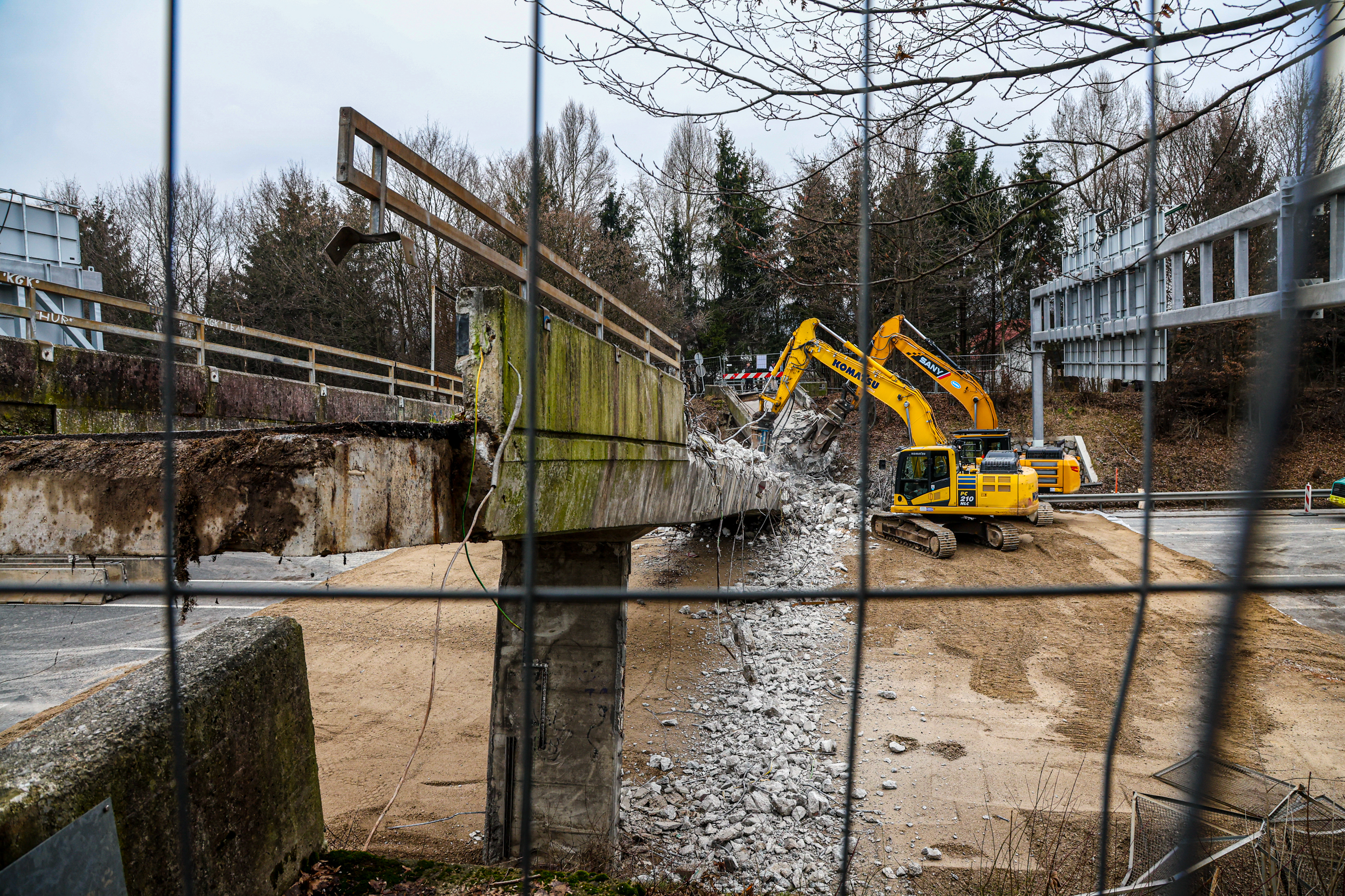 Rušenje nadhodov na severni ljubljanski obvoznici