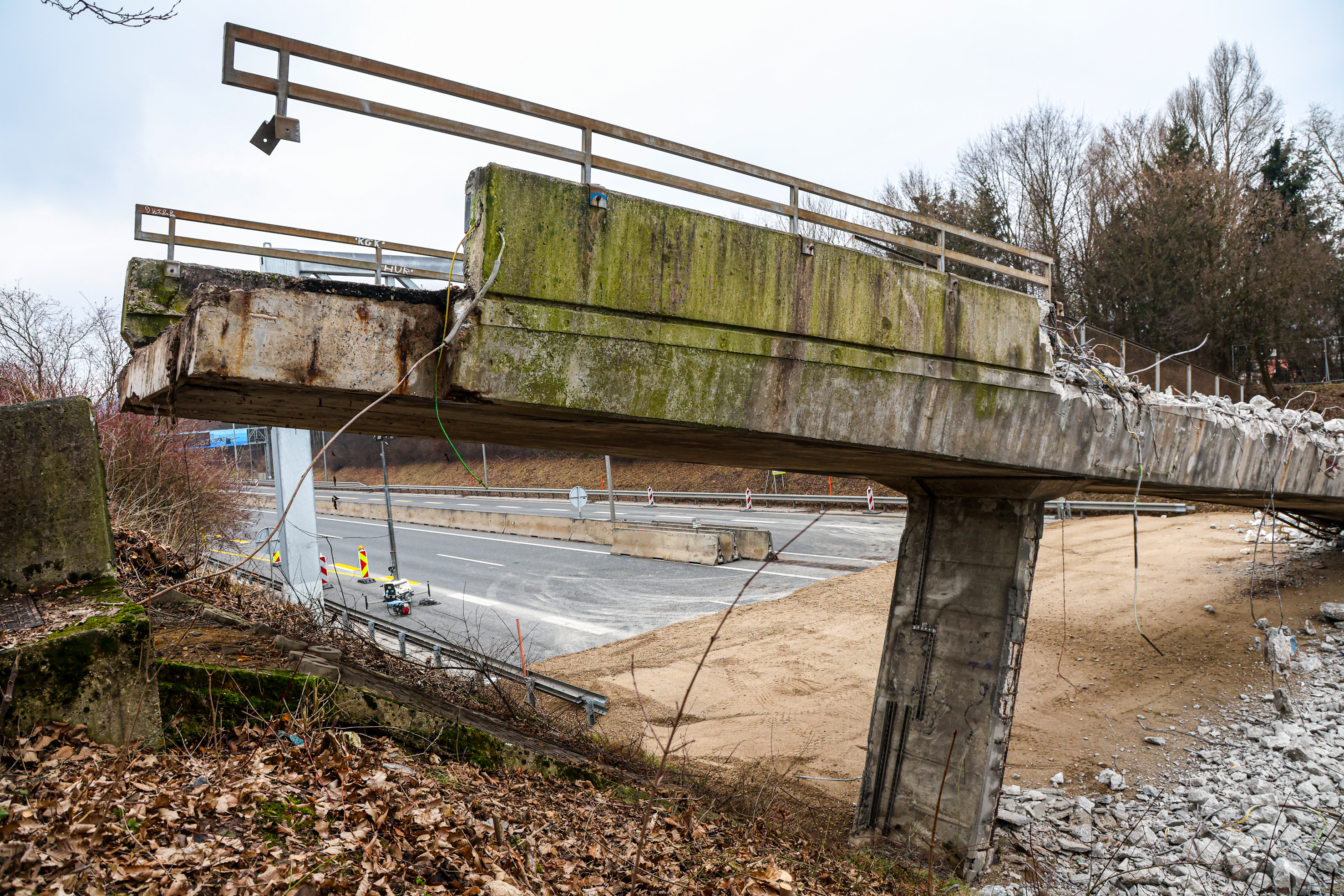 Rušenje nadhodov na severni ljubljanski obvoznici