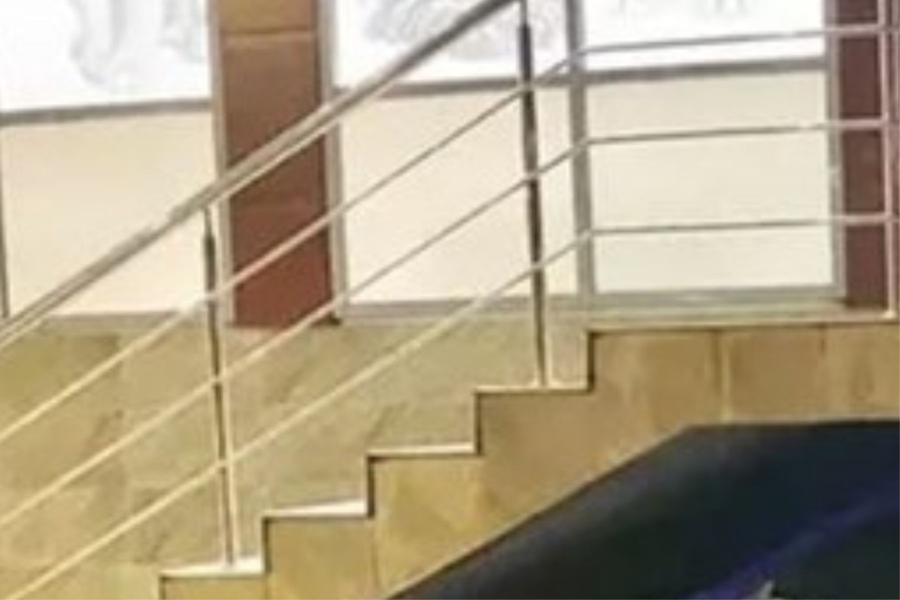 Voznik je na kreativen način parkiral svoj avtomobil