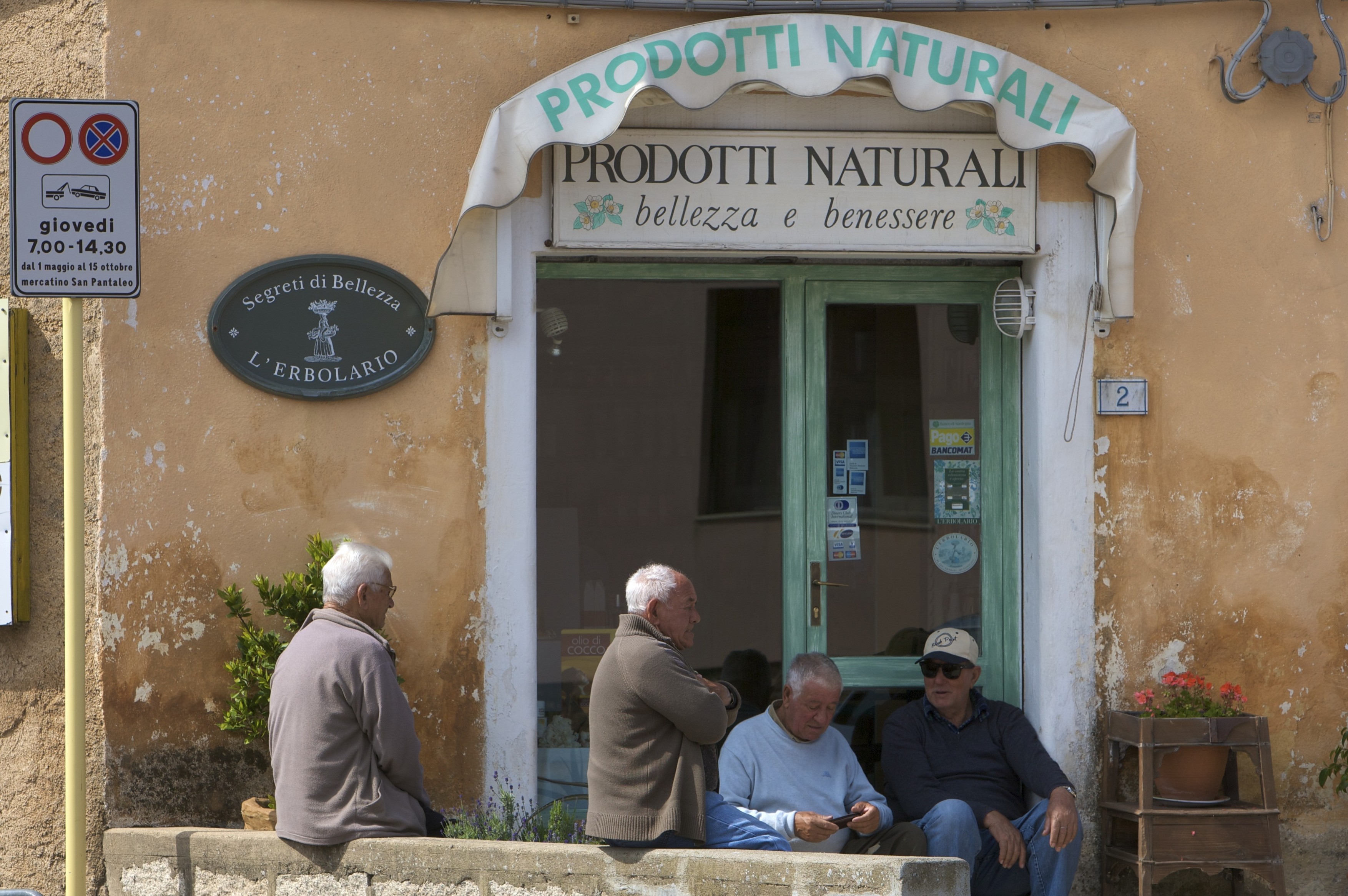Moški v Italiji