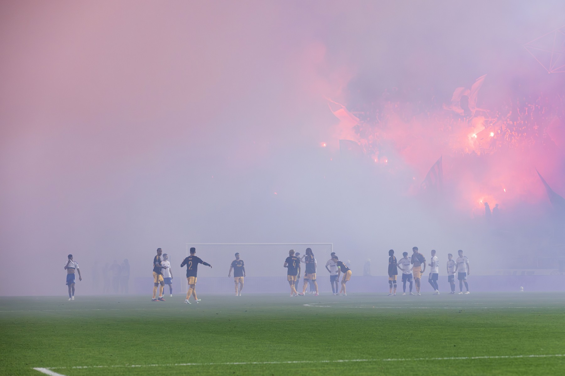 Prekinitev tekme med Hajdukom in Ajaxom