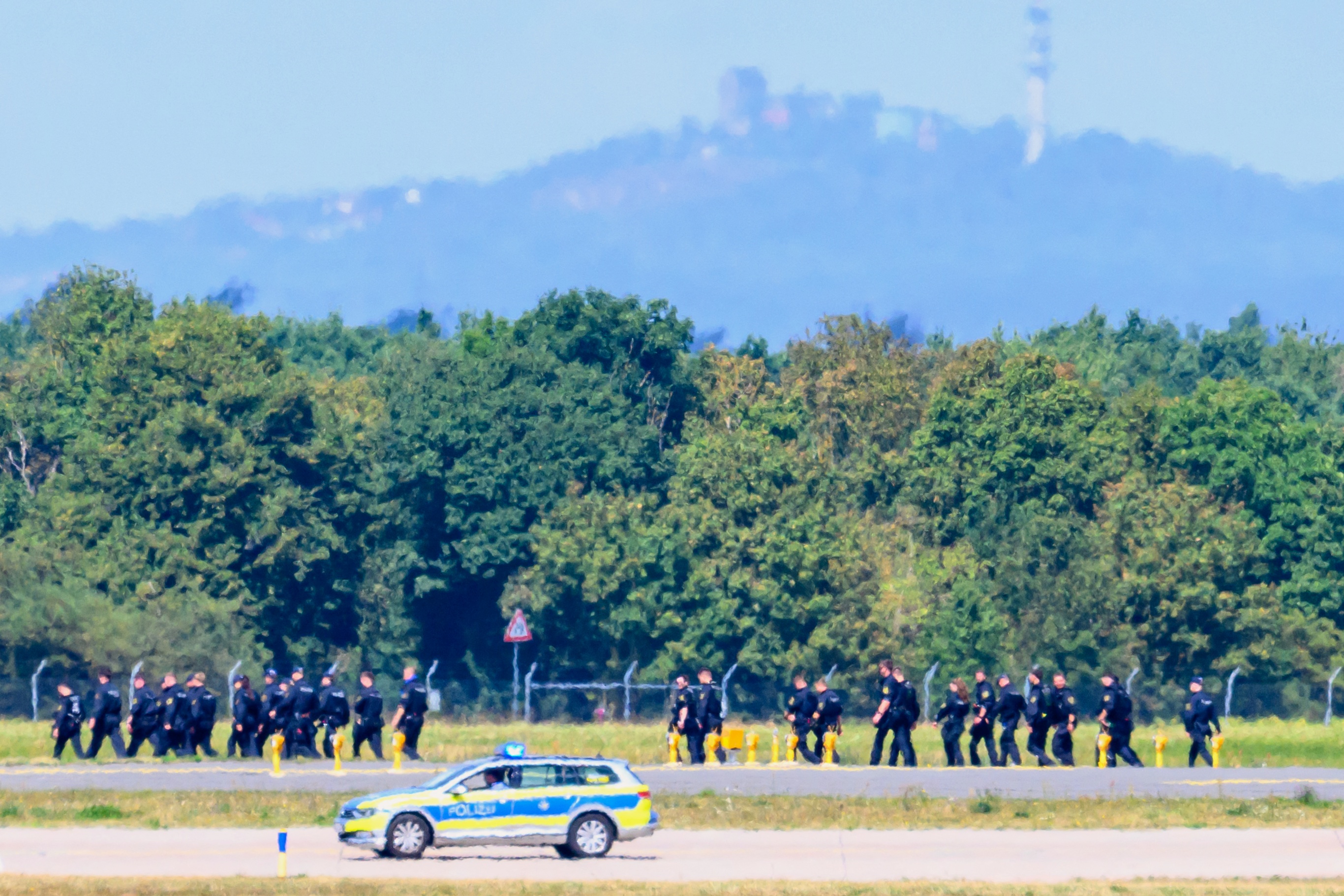 Policija pregleduje teren letališča Leipzig/Halle