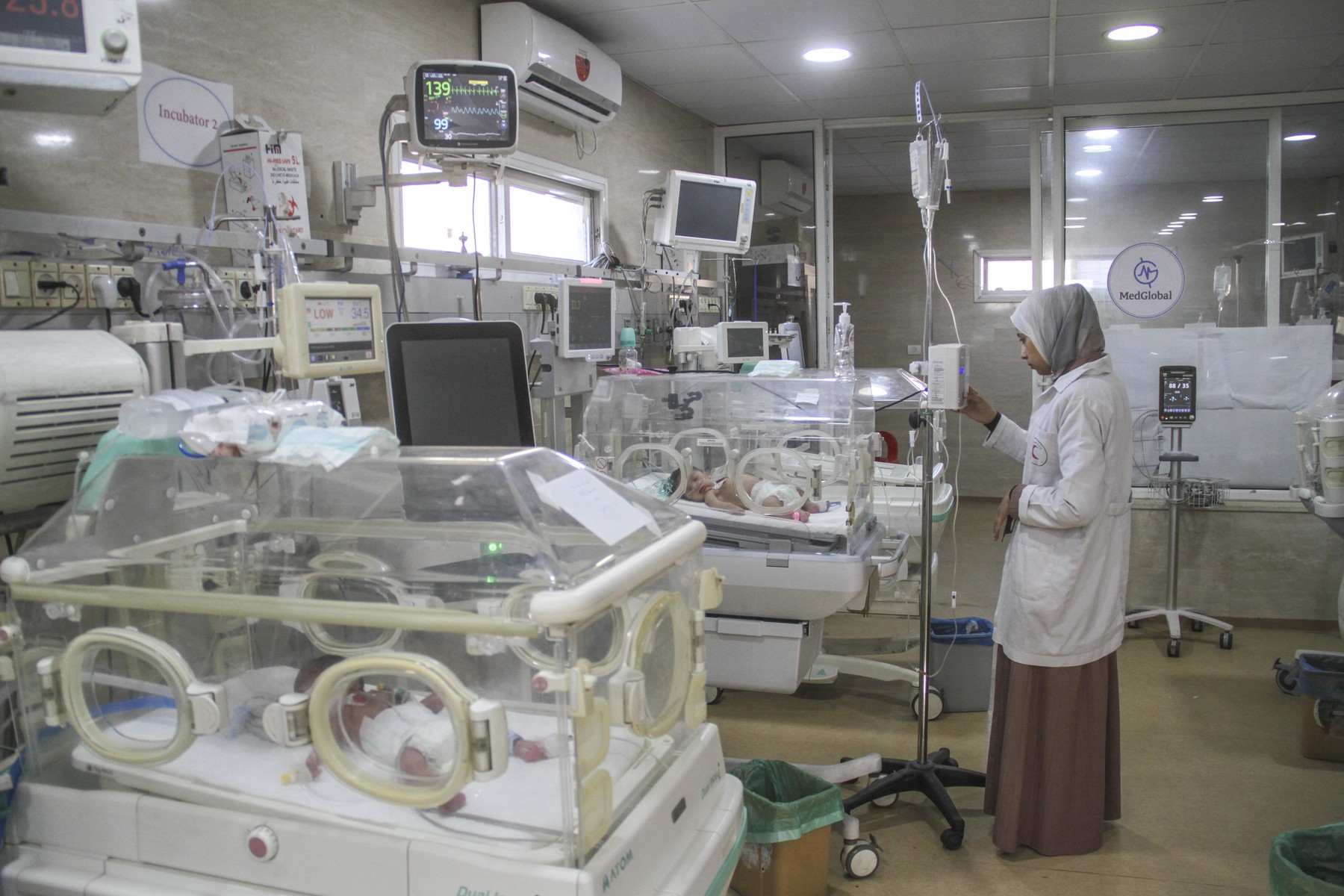 Neonatalni oddelek v bolnišnici Kamal Adwan
