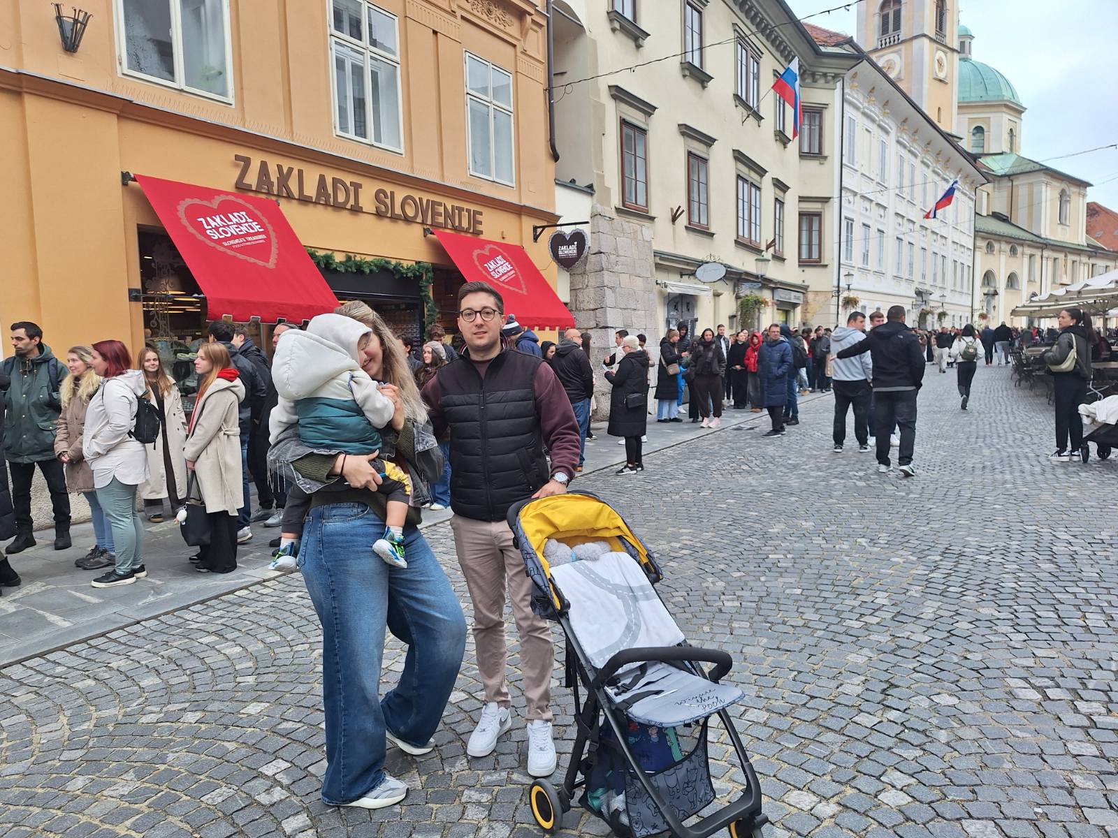 Volitve Srbija vrsta v Ljubljani