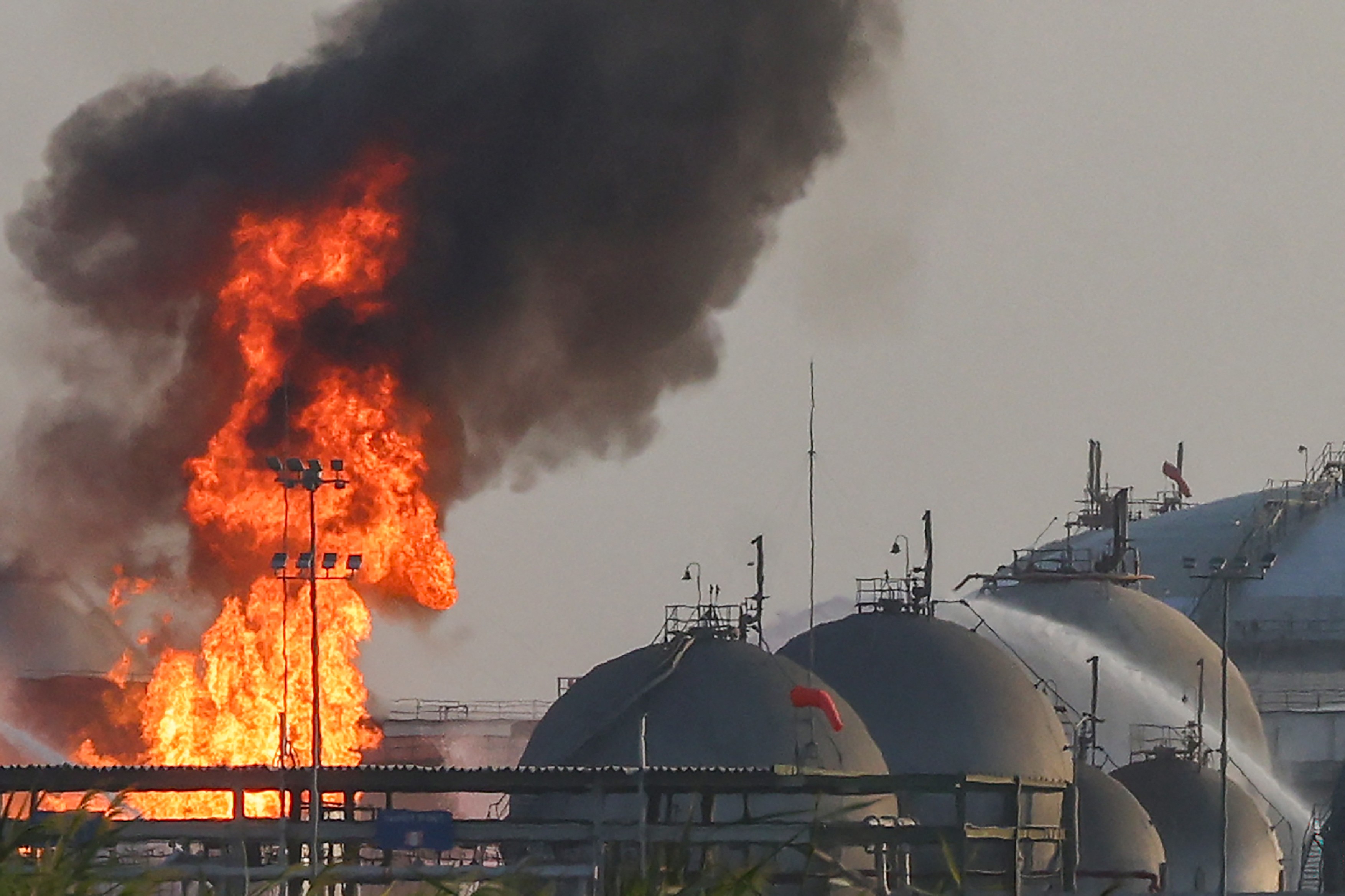 Požar v objektu savdskega naftnega velikana Aramco